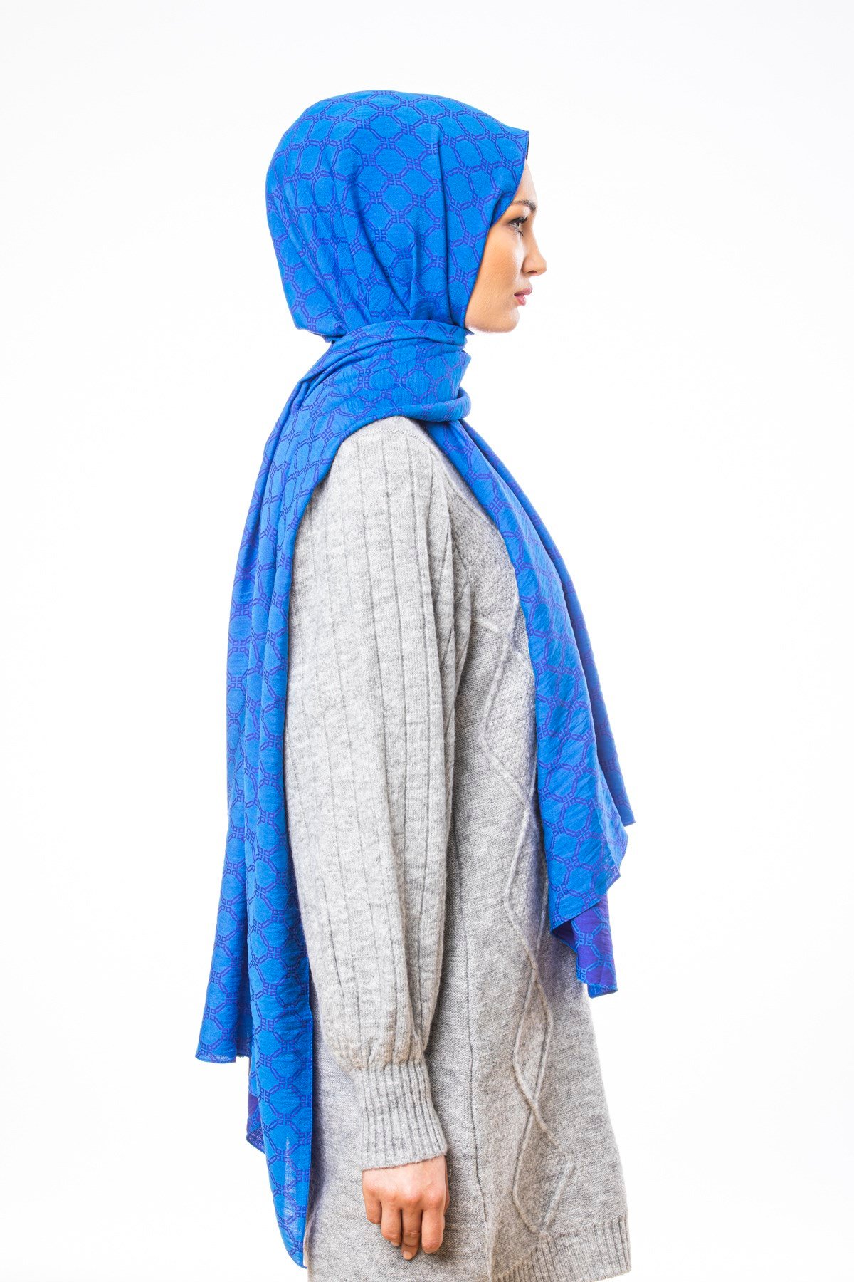 JAKARLI MODAL ŞALHelezon Desen Jakarlı Modal Seri Şal Askısı ile Birlikte 75x200 cm