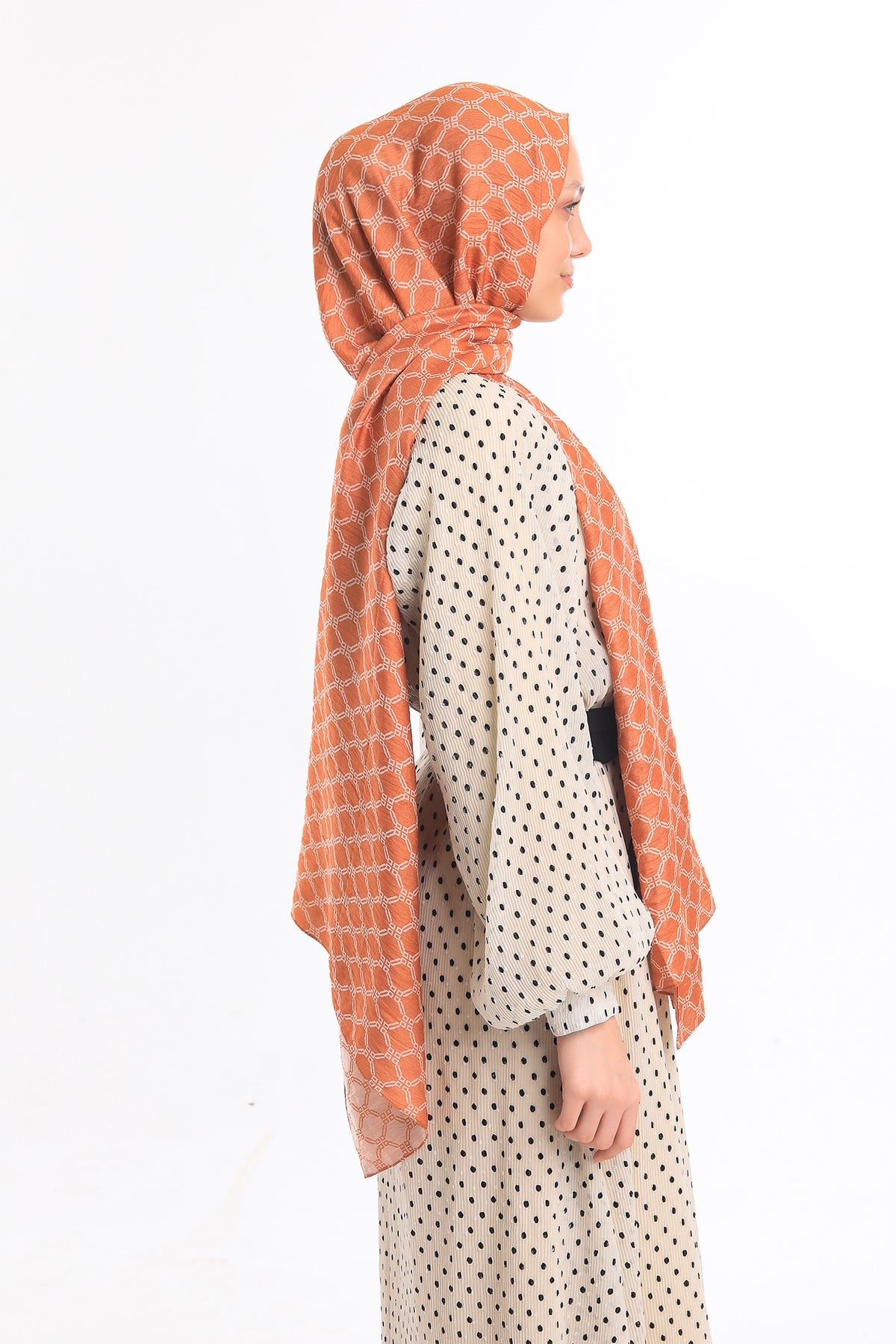 JAKARLI MODAL ŞALHelezon Desen Jakarlı Modal Seri Şal Askısı ile Birlikte 75x200 cm