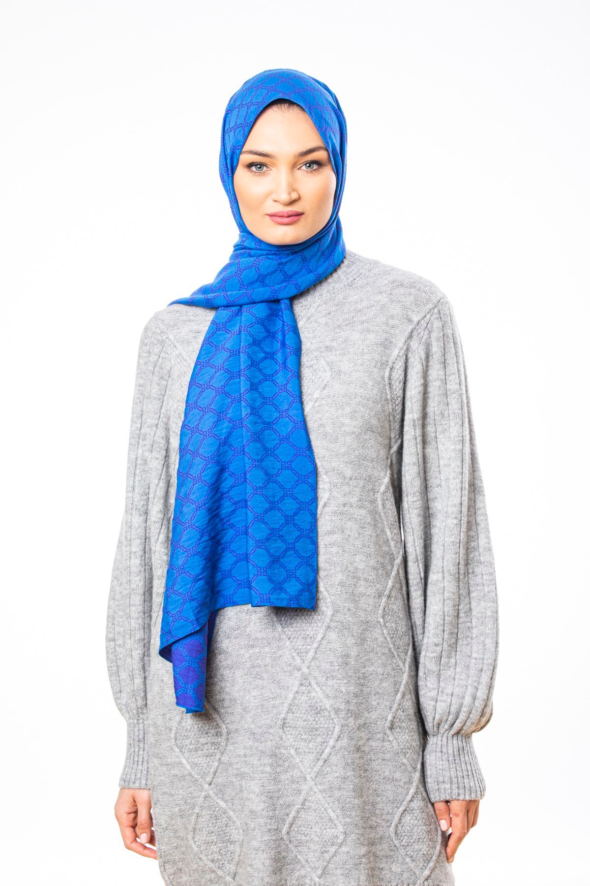 JAKARLI MODAL ŞALHelezon Desen Jakarlı Modal Seri Şal Askısı ile Birlikte 75x200 cm