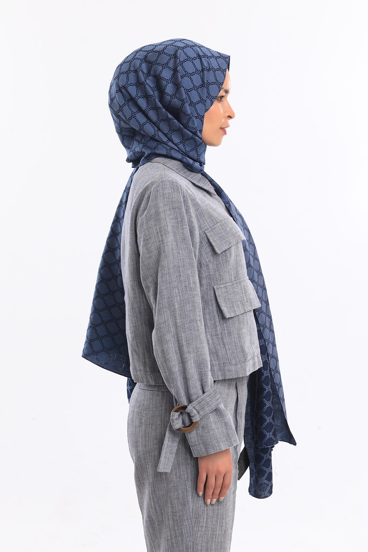 JAKARLI MODAL ŞALHelezon Desen Jakarlı Modal Seri Şal Askısı ile Birlikte 75x200 cm