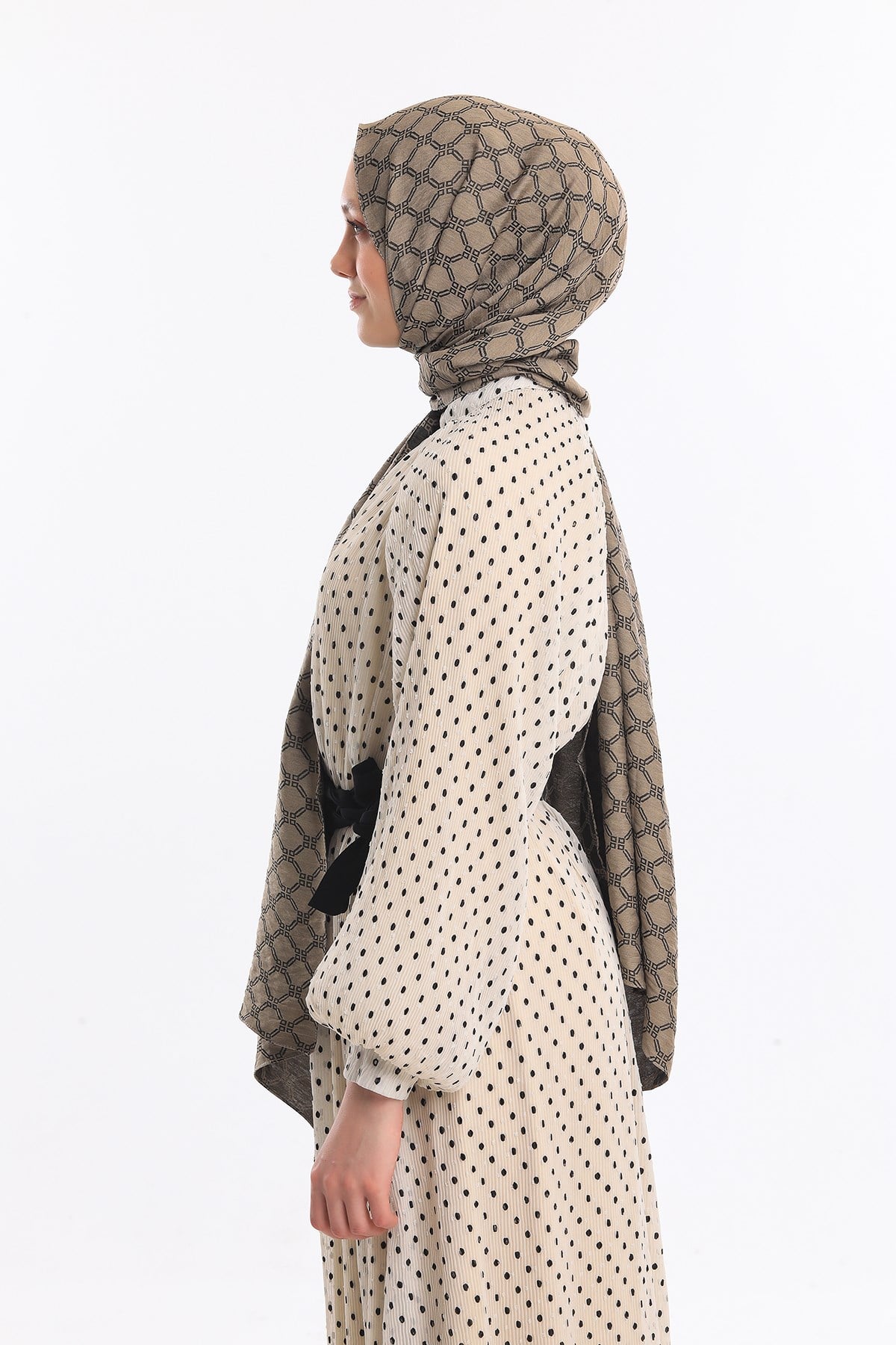 JAKARLI MODAL ŞALHelezon Desen Jakarlı Modal Seri Şal Askısı ile Birlikte 75x200 cm