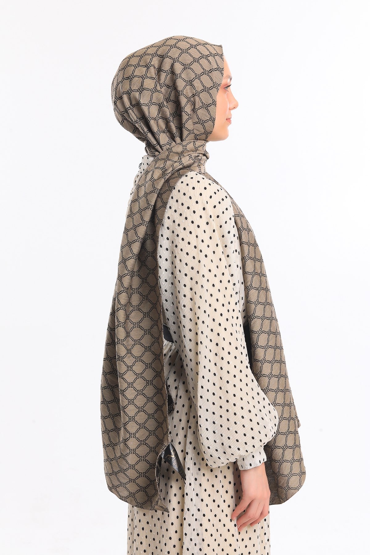 JAKARLI MODAL ŞALHelezon Desen Jakarlı Modal Seri Şal Askısı ile Birlikte 75x200 cm