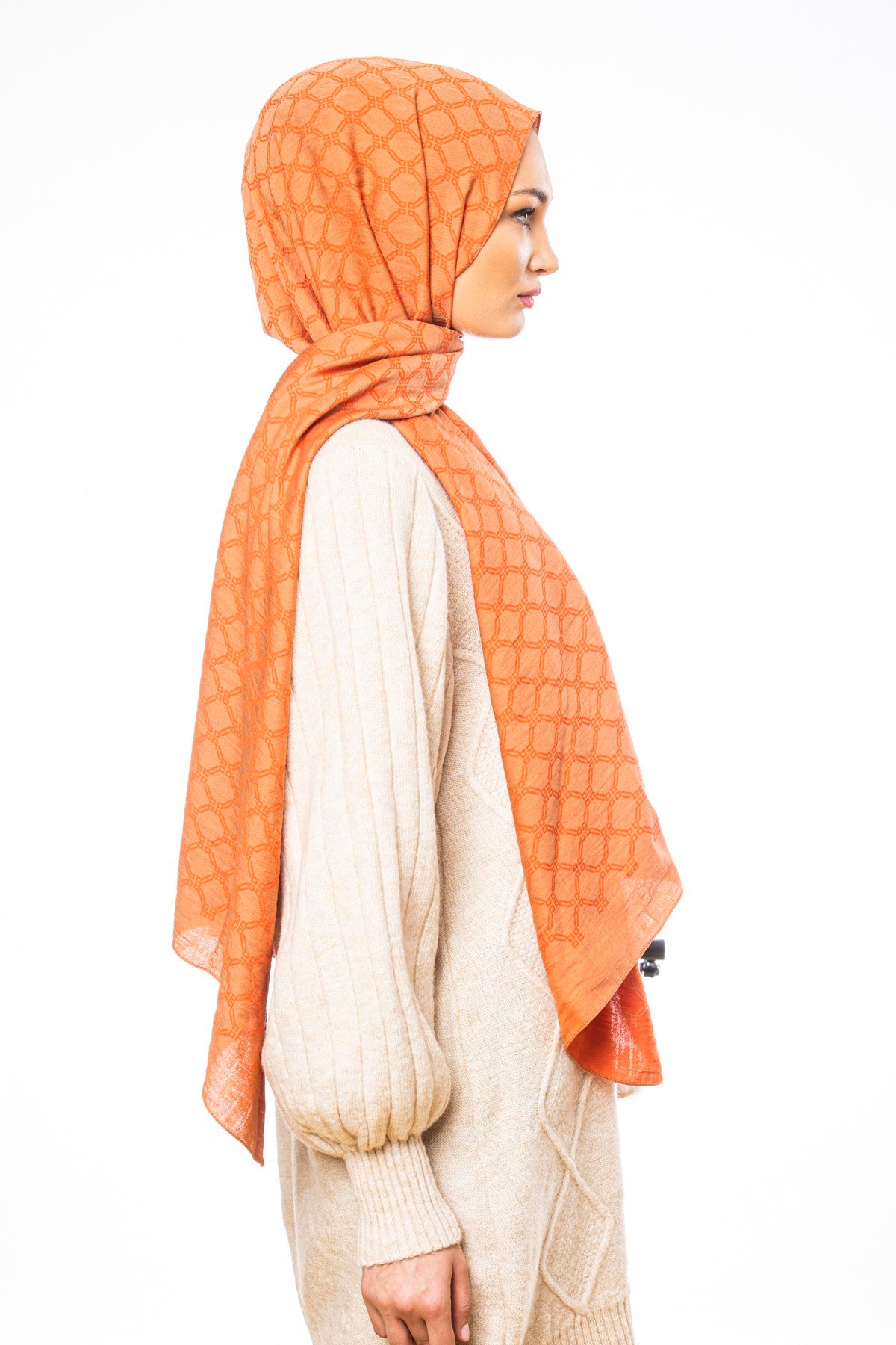 JAKARLI MODAL ŞALHelezon Desen Jakarlı Modal Seri Şal Askısı ile Birlikte 75x200 cm