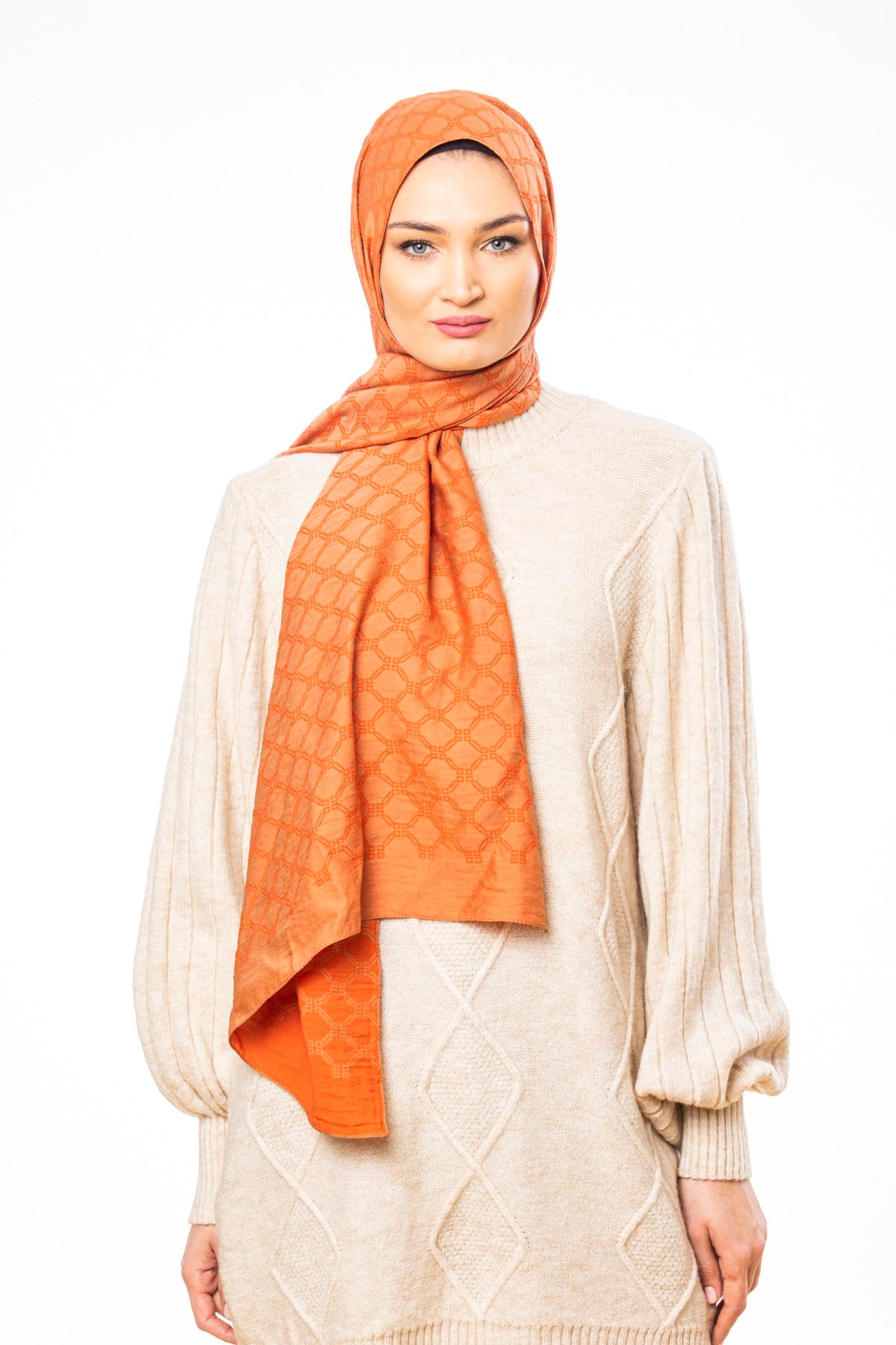 JAKARLI MODAL ŞALHelezon Desen Jakarlı Modal Seri Şal Askısı ile Birlikte 75x200 cm