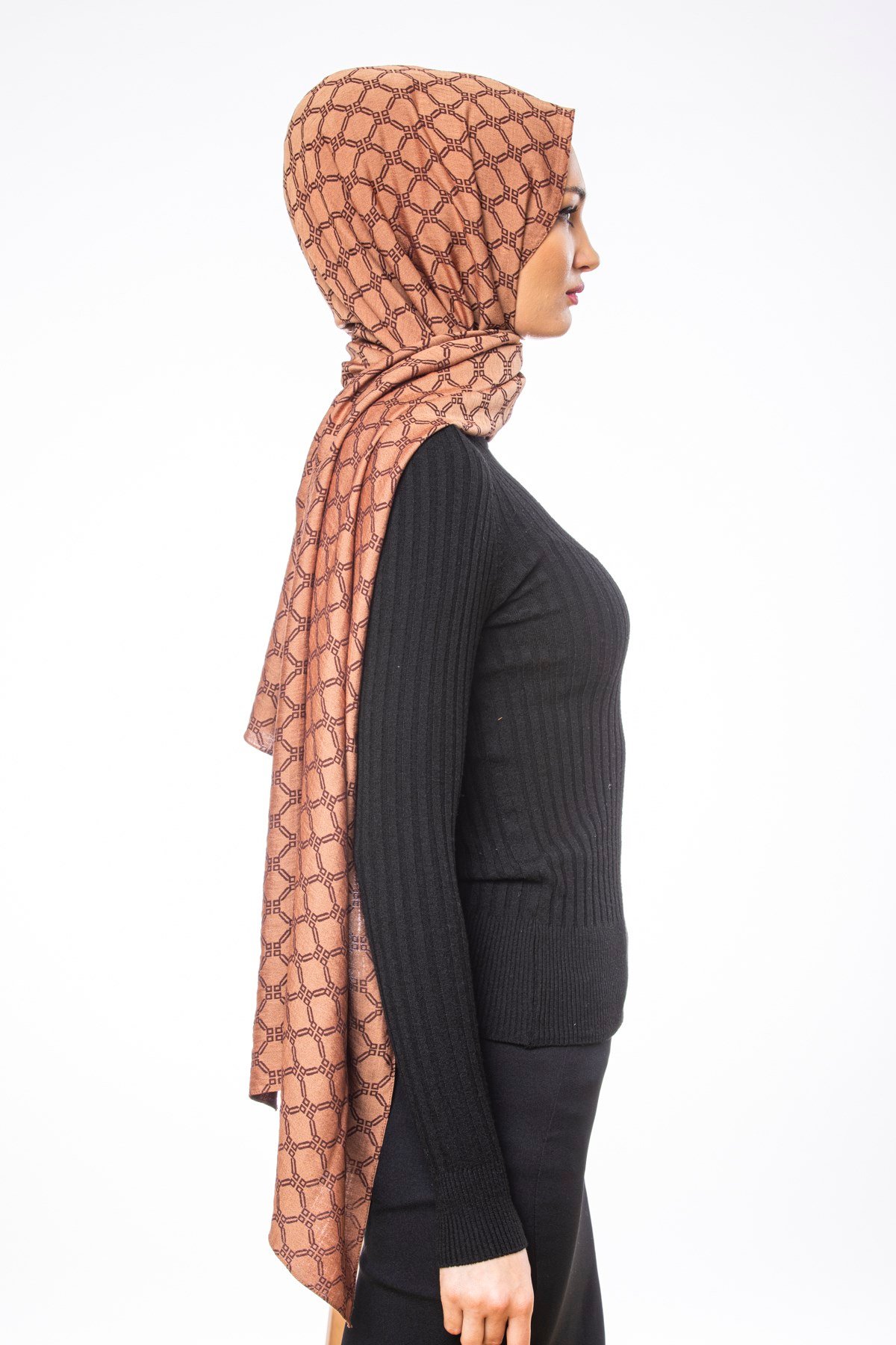 JAKARLI MODAL ŞALHelezon Desen Jakarlı Modal Seri Şal Askısı ile Birlikte 75x200 cm