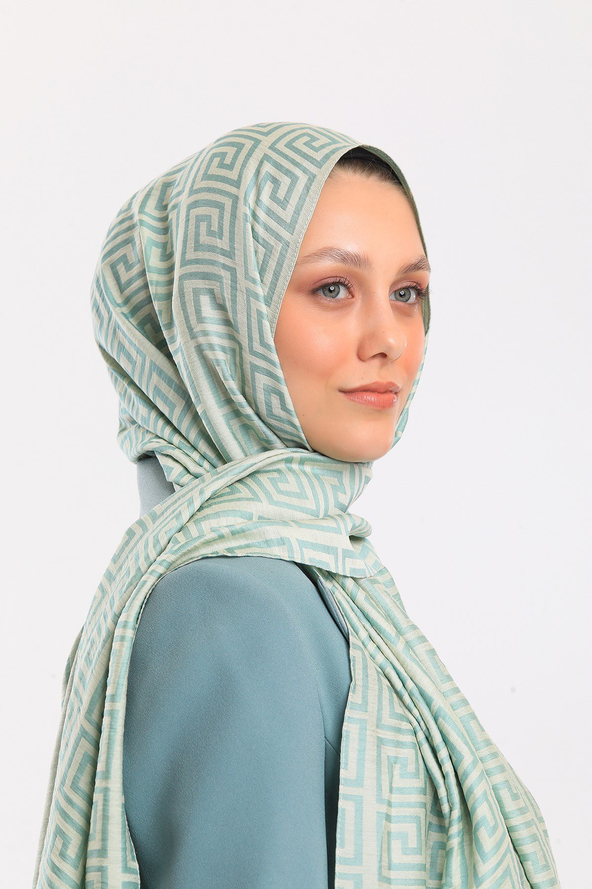 JAKARLI MODAL ŞALJakar Dokuma Desen Jakarlı Modal Seri Şal Askısı ile Birlikte 75x200 cm