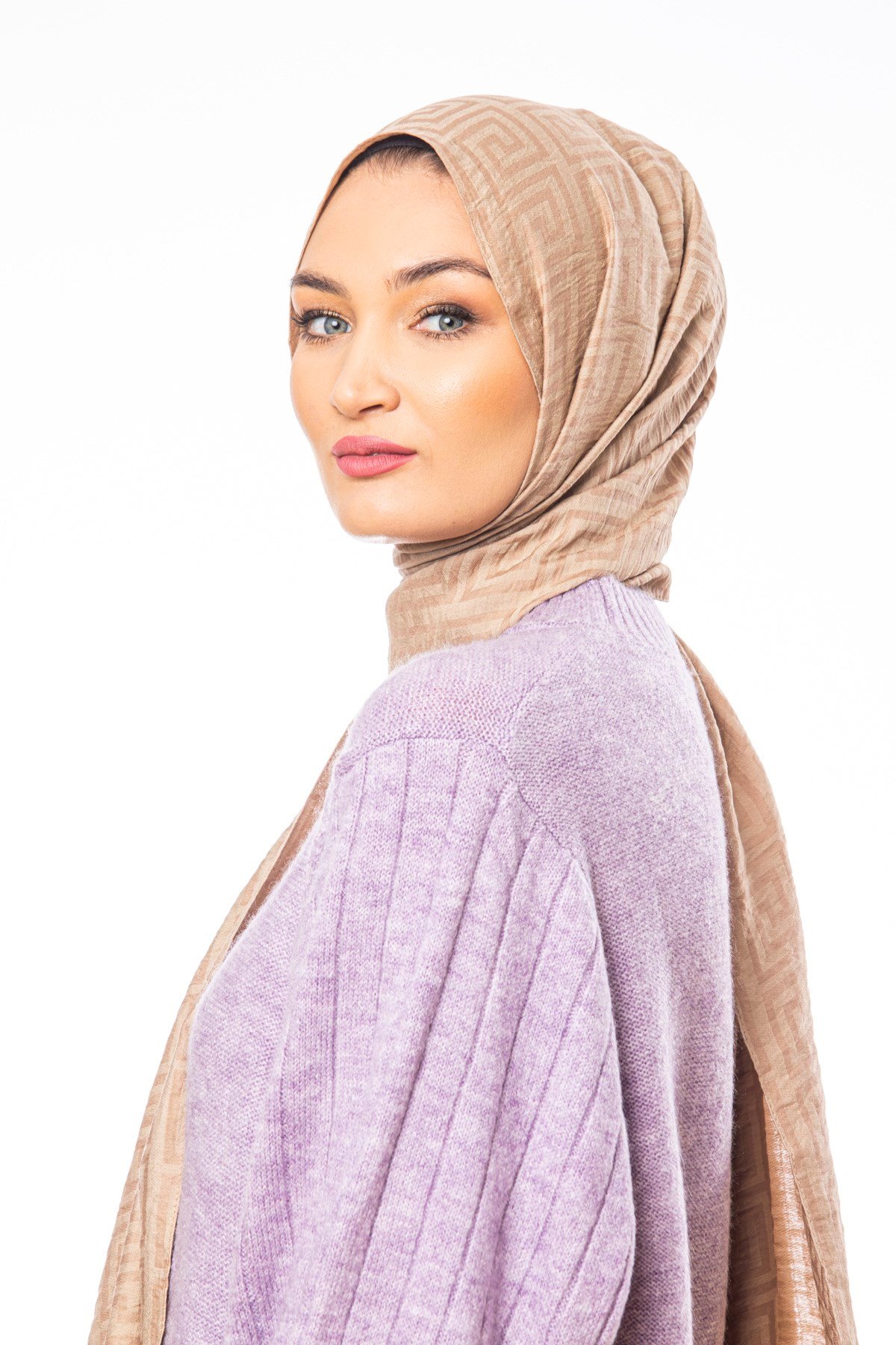 JAKARLI MODAL ŞALJakar Dokuma Desen Jakarlı Modal Seri Şal Askısı ile Birlikte 75x200 cm