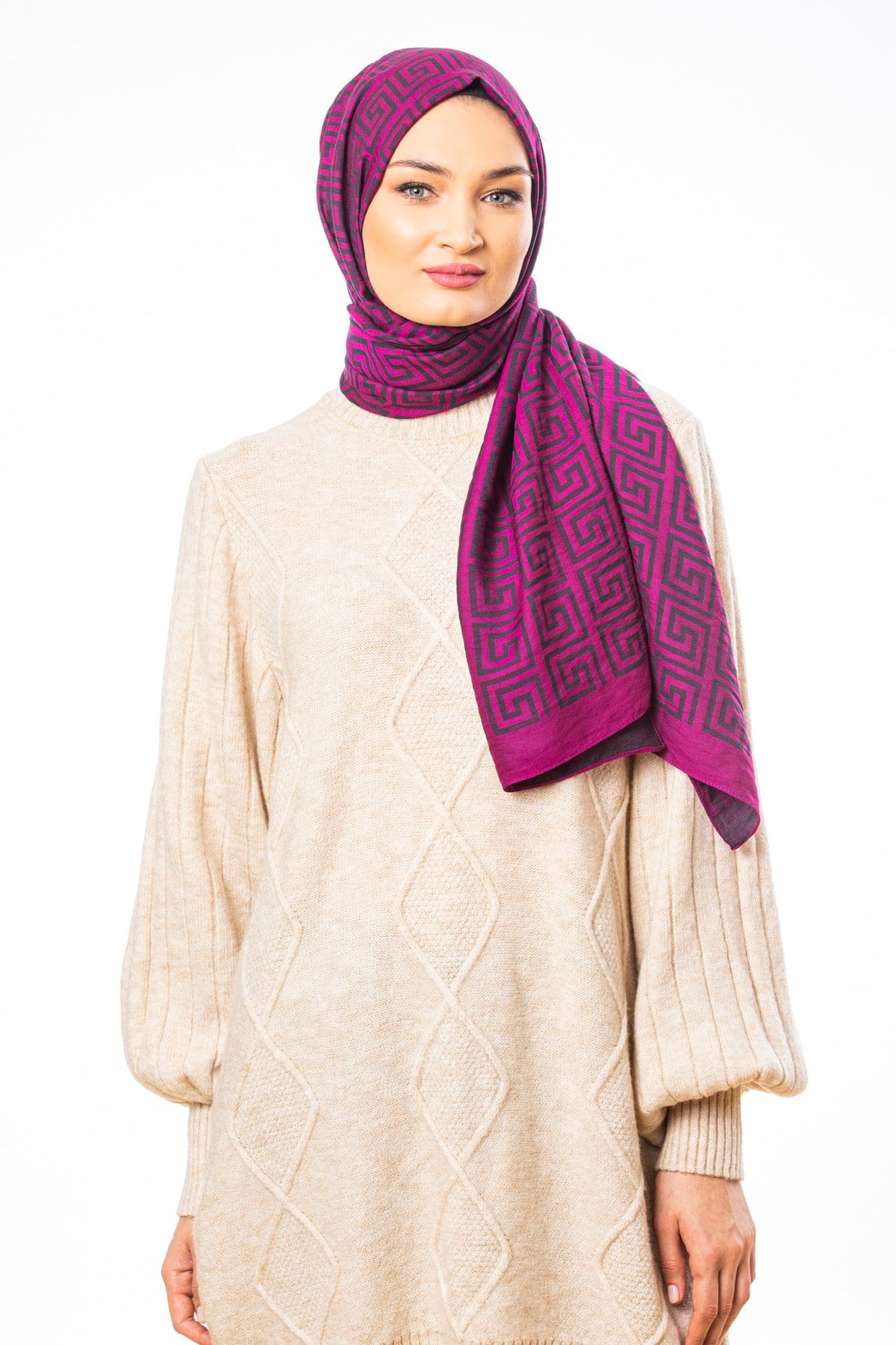 JAKARLI MODAL ŞALJakar Dokuma Desen Jakarlı Modal Seri Şal Askısı ile Birlikte 75x200 cm