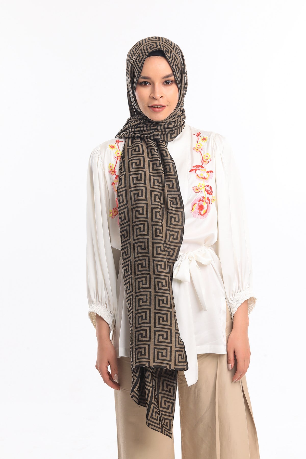 JAKARLI MODAL ŞALJakar Dokuma Desen Jakarlı Modal Seri Şal Askısı ile Birlikte 75x200 cm