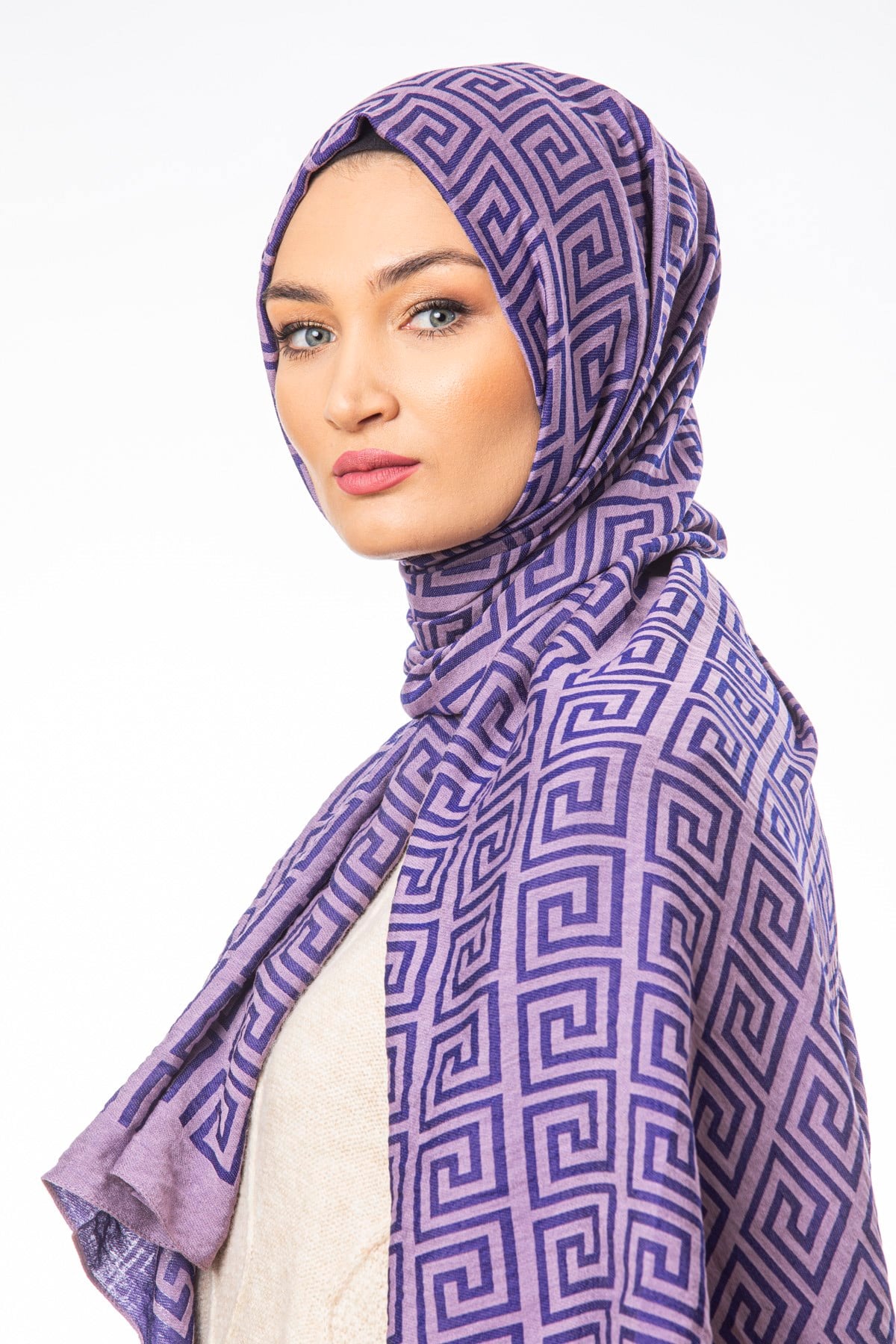 JAKARLI MODAL ŞALJakar Dokuma Desen Jakarlı Modal Seri Şal Askısı ile Birlikte 75x200 cm