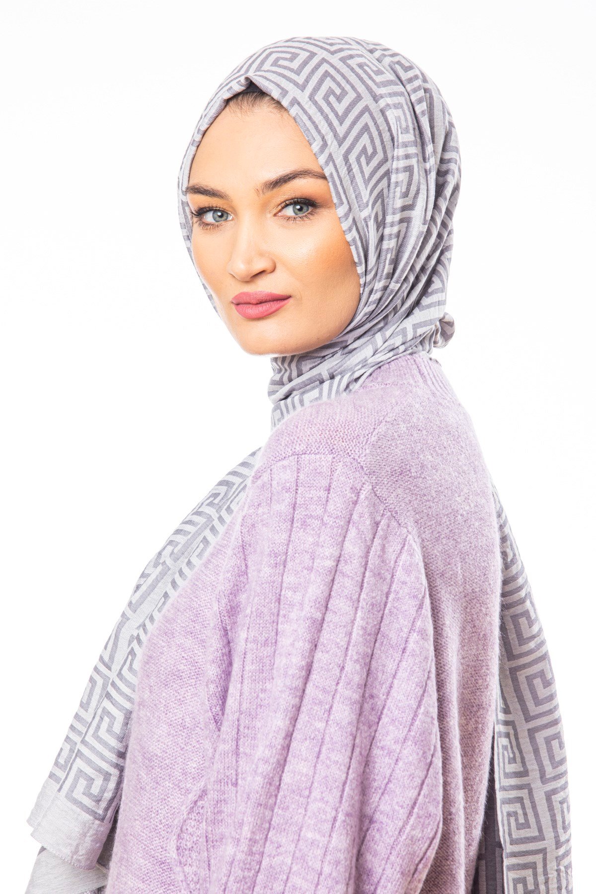 JAKARLI MODAL ŞALJakar Dokuma Desen Jakarlı Modal Seri Şal Askısı ile Birlikte 75x200 cm