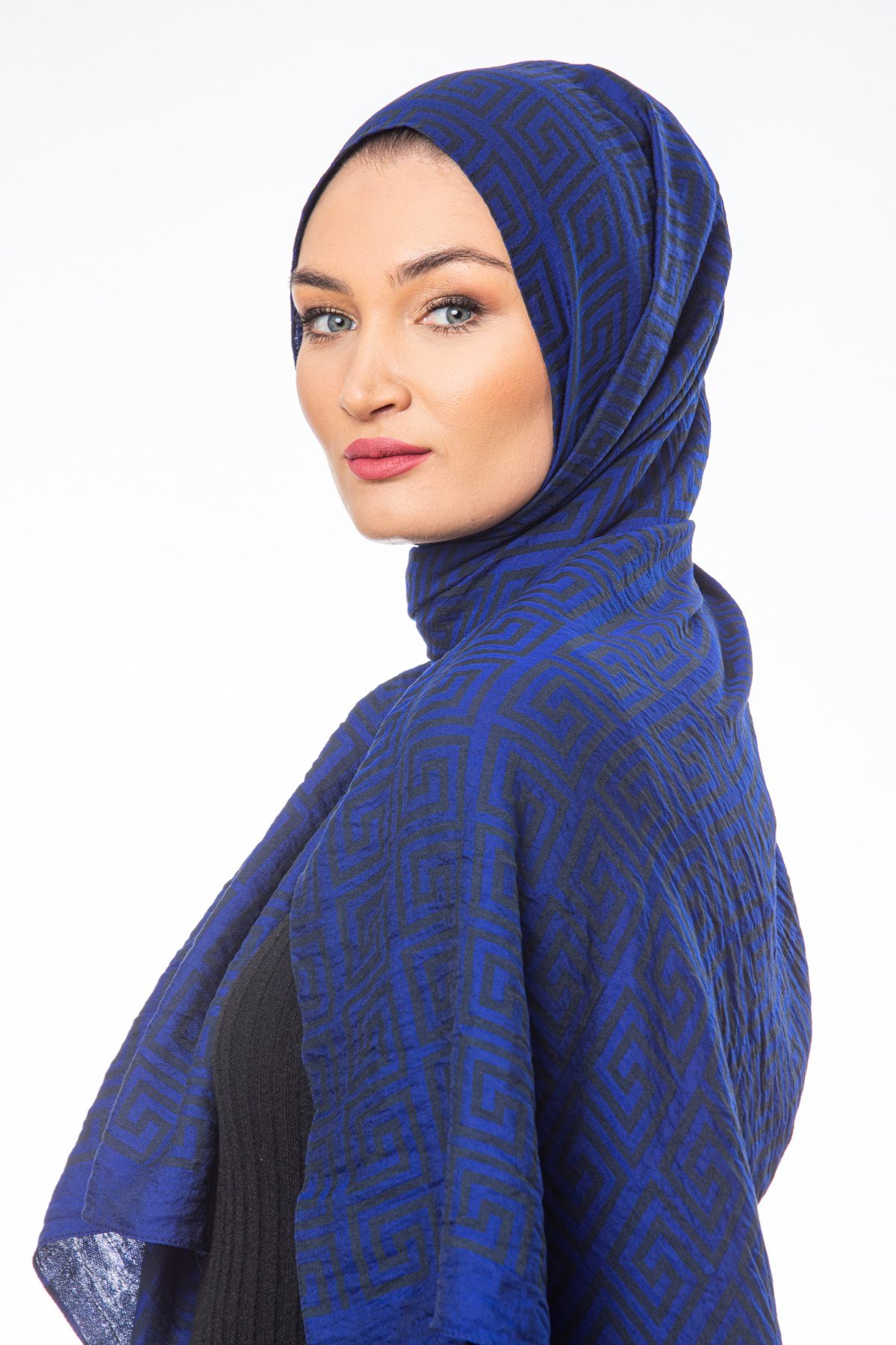 JAKARLI MODAL ŞALJakar Dokuma Desen Jakarlı Modal Seri Şal Askısı ile Birlikte 75x200 cm