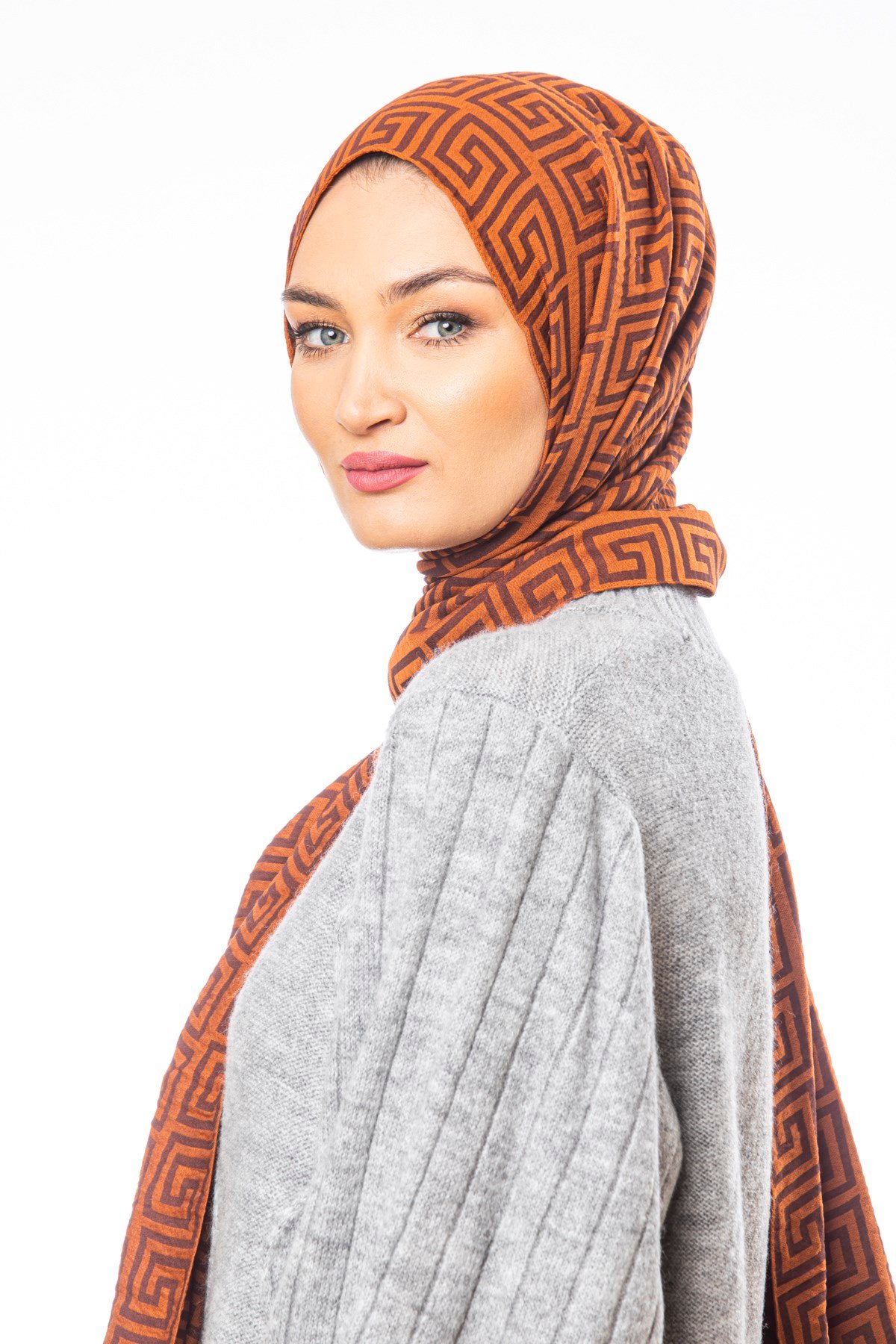 JAKARLI MODAL ŞALJakar Dokuma Desen Jakarlı Modal Seri Şal Askısı ile Birlikte 75x200 cm