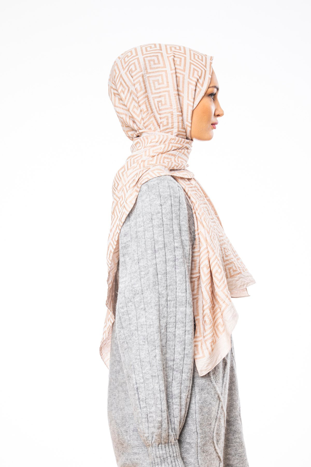 JAKARLI MODAL ŞALJakar Dokuma Desen Jakarlı Modal Seri Şal Askısı ile Birlikte 75x200 cm