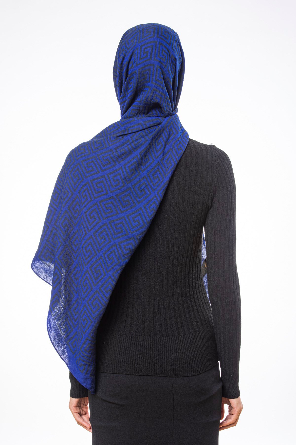 JAKARLI MODAL ŞALJakar Dokuma Desen Jakarlı Modal Seri Şal Askısı ile Birlikte 75x200 cm