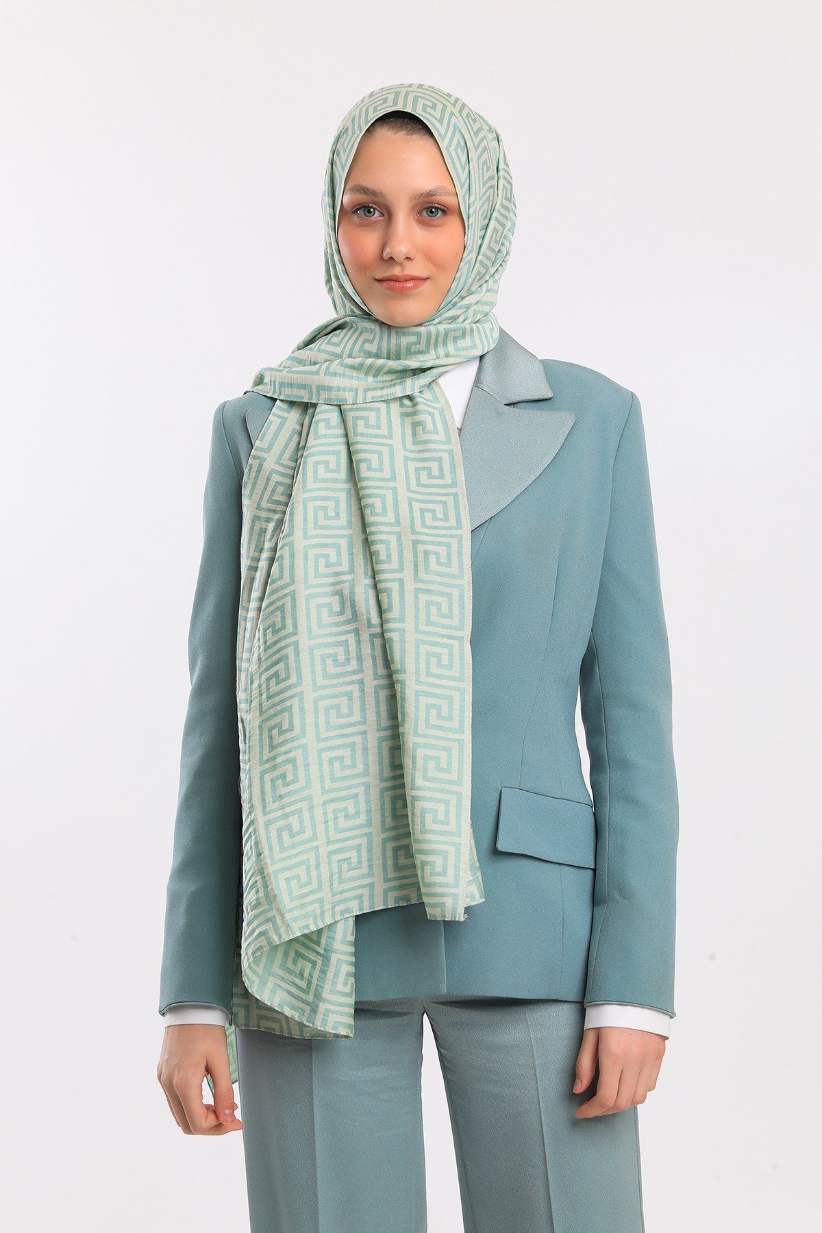 JAKARLI MODAL ŞALJakar Dokuma Desen Jakarlı Modal Seri Şal Askısı ile Birlikte 75x200 cm