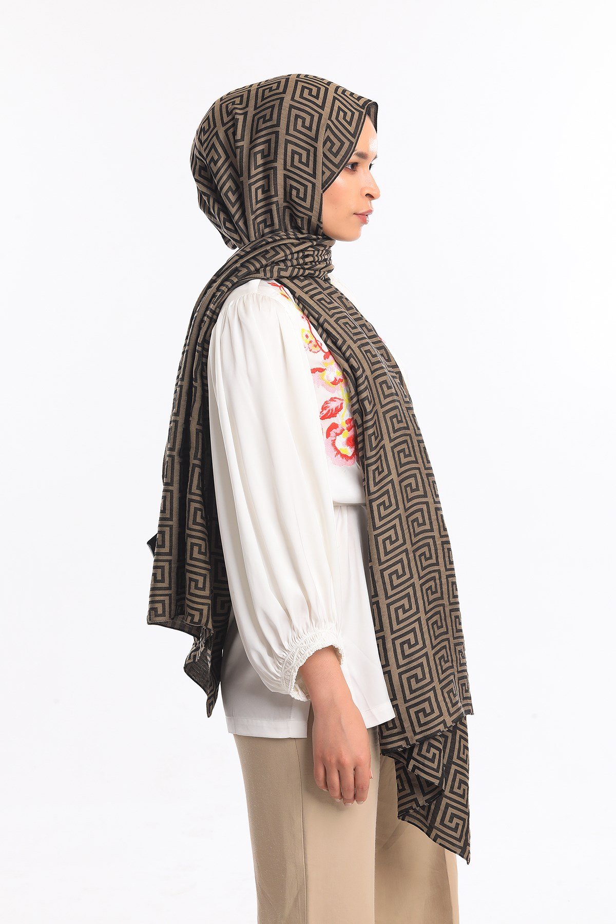JAKARLI MODAL ŞALJakar Dokuma Desen Jakarlı Modal Seri Şal Askısı ile Birlikte 75x200 cm