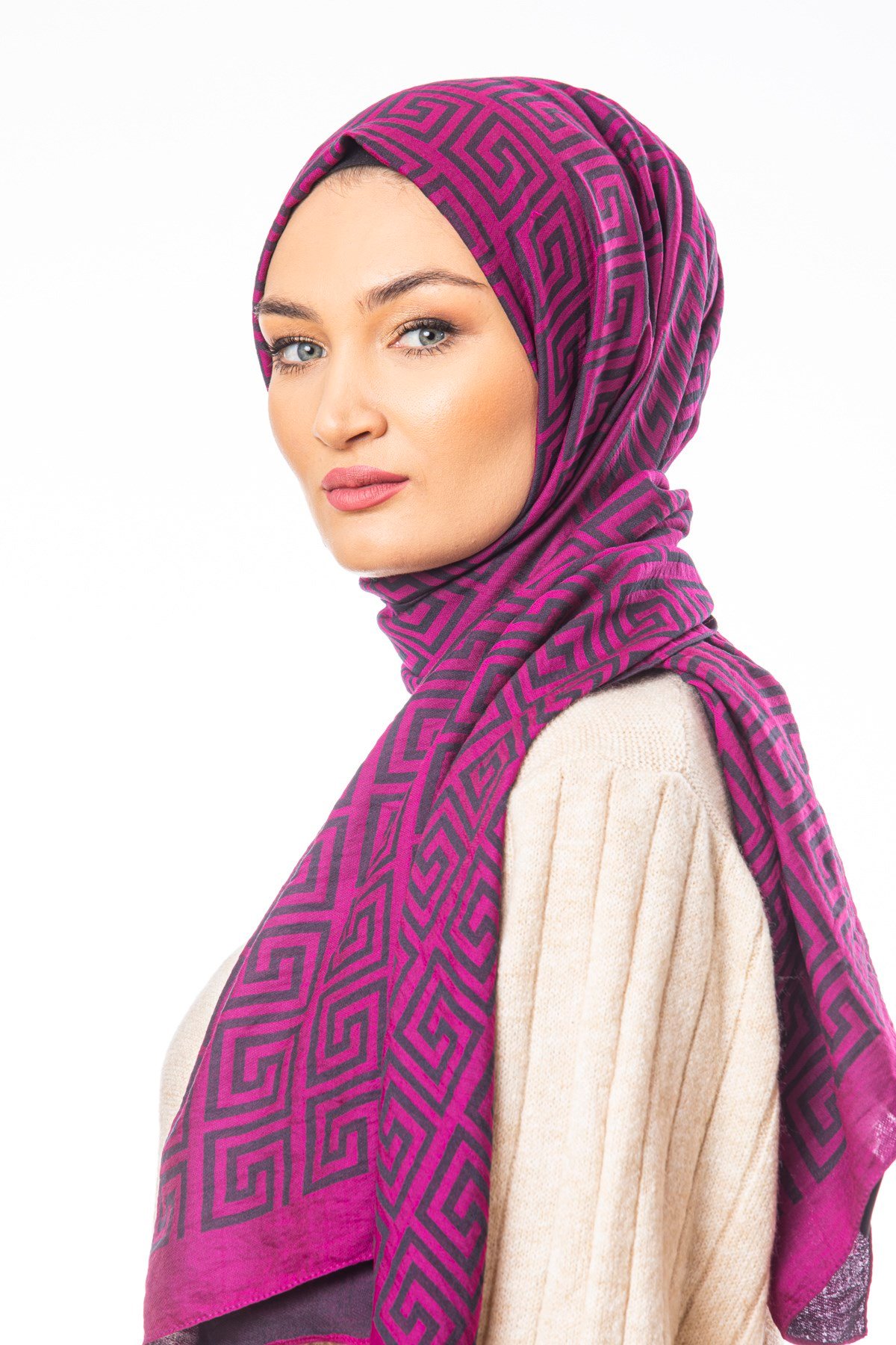 JAKARLI MODAL ŞALJakar Dokuma Desen Jakarlı Modal Seri Şal Askısı ile Birlikte 75x200 cm