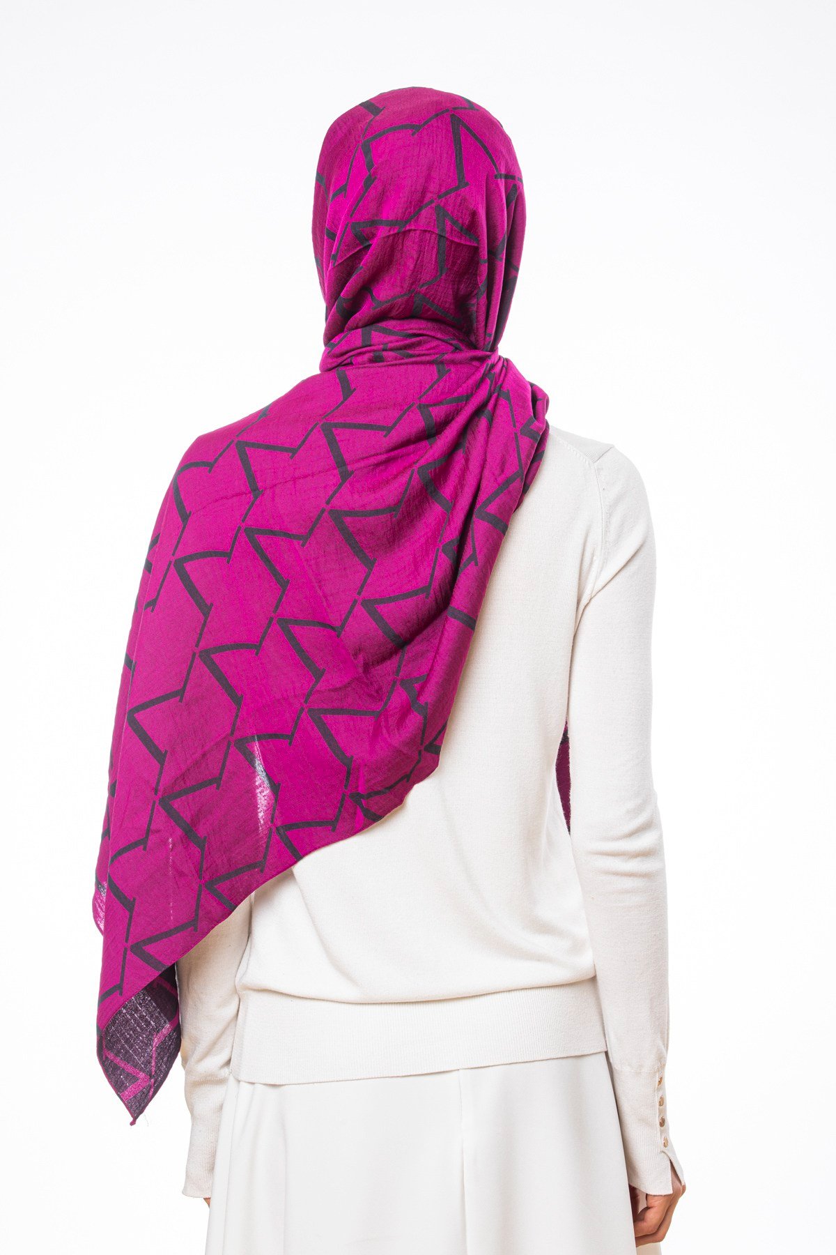 JAKARLI MODAL ŞALV  Desen Jakarlı Modal Seri Şal Askısı ile Birlikte 75x200 cm