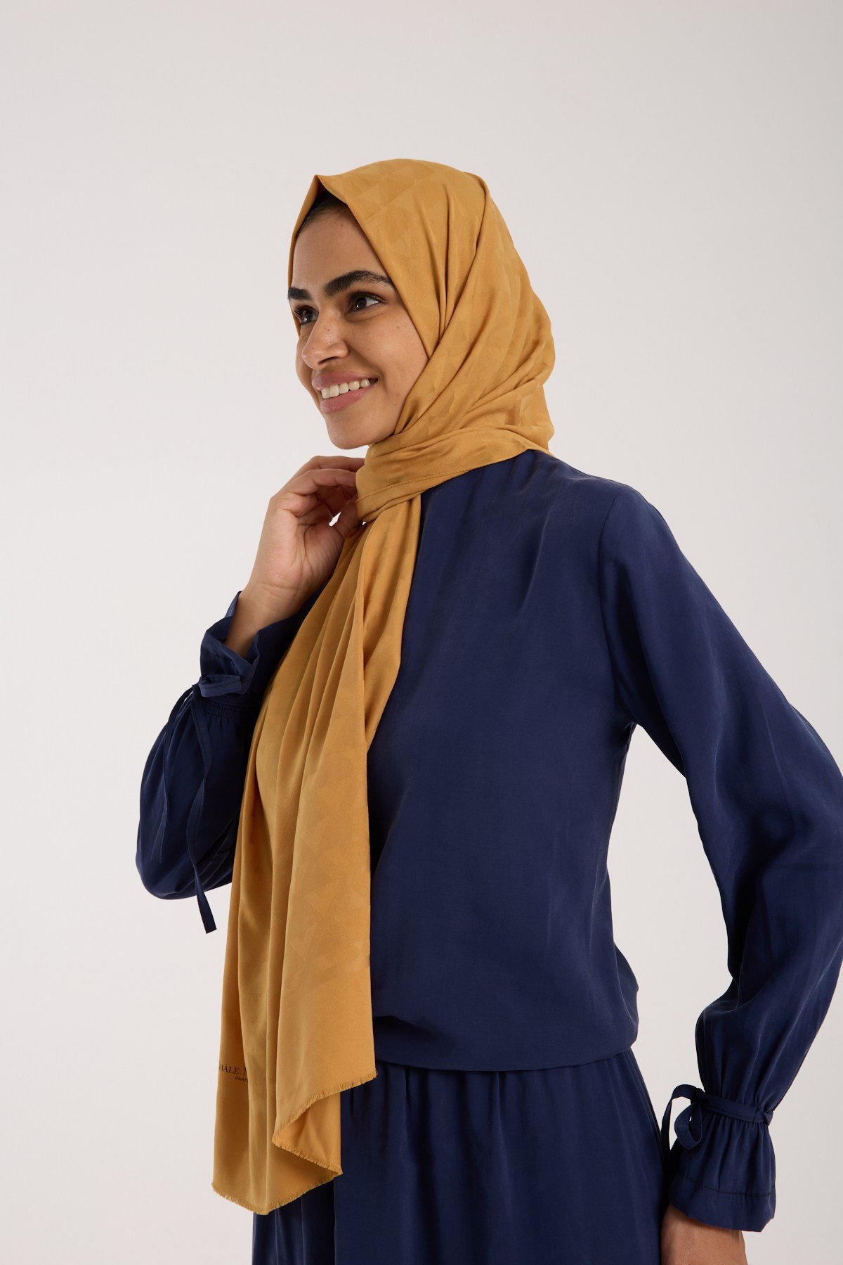 ShawlFrance Jakar Seri Şal Askısı ile Birlikte 70x180 cm