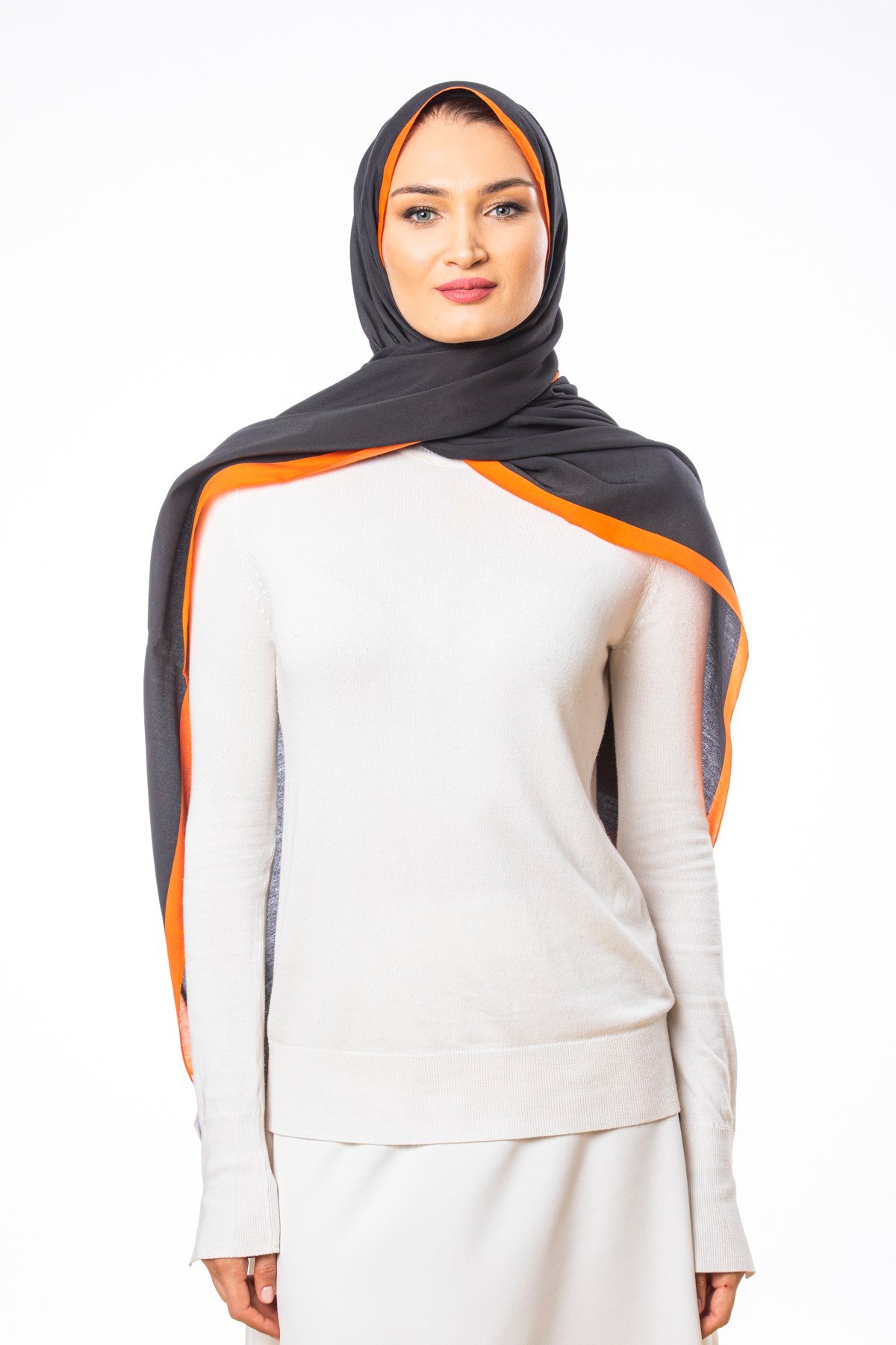 JAKARLI MODAL ŞALDüz Desen Modal Seri Şal Askısı ile Birlikte 75x200 cm
