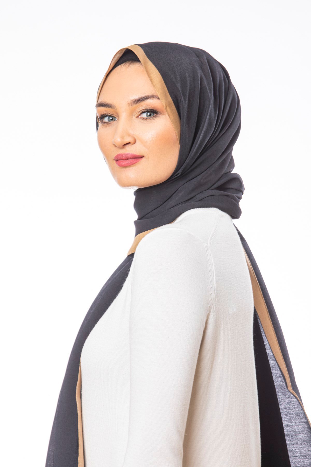 JAKARLI MODAL ŞALDüz Desen Modal Seri Şal Askısı ile Birlikte 75x200 cm