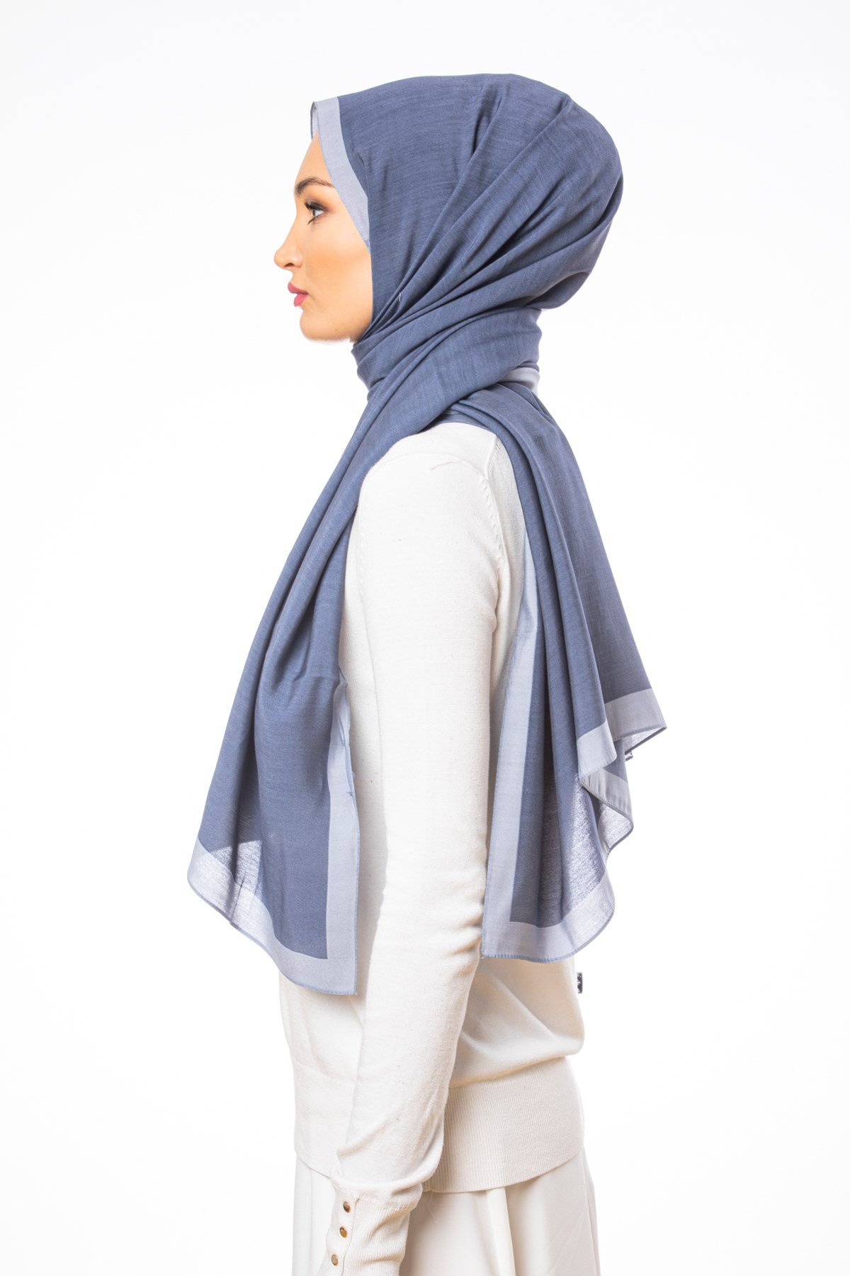 JAKARLI MODAL ŞALDüz Desen Modal Seri Şal Askısı ile Birlikte 75x200 cm