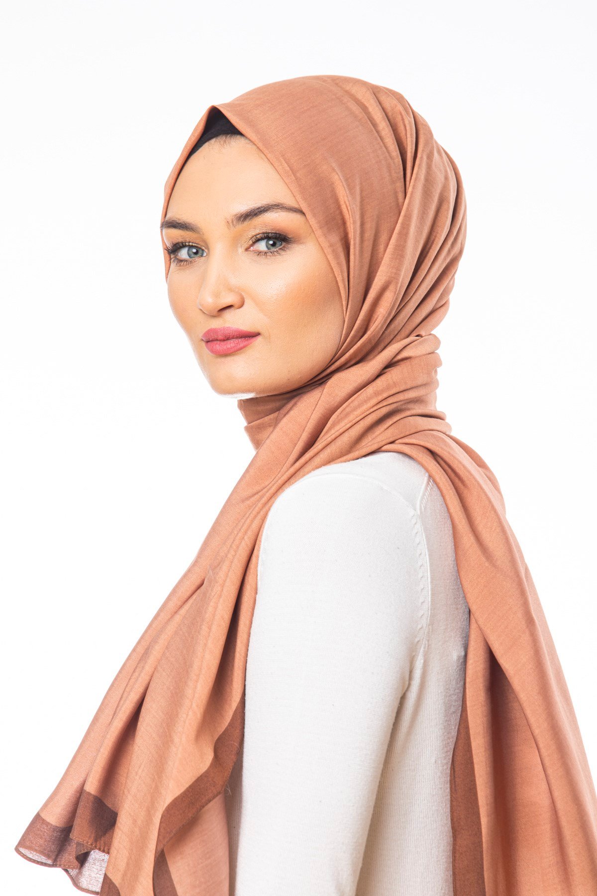 JAKARLI MODAL ŞALDüz Desen Modal Seri Şal Askısı ile Birlikte 75x200 cm