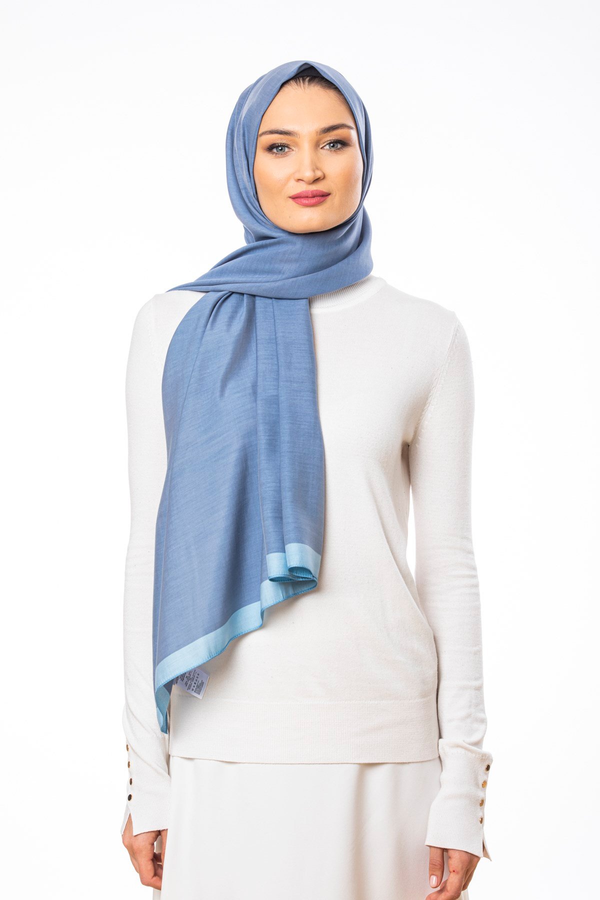 JAKARLI MODAL ŞALDüz Desen Modal Seri Şal Askısı ile Birlikte 75x200 cm