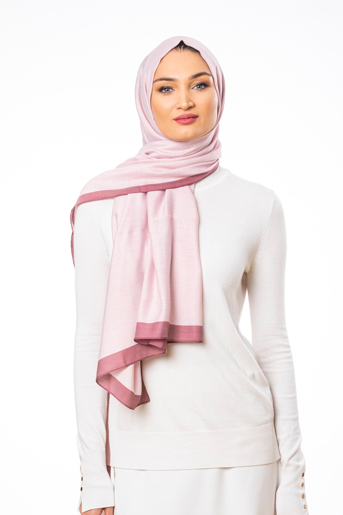 JAKARLI MODAL ŞALDüz Desen Modal Seri Şal Askısı ile Birlikte 75x200 cm