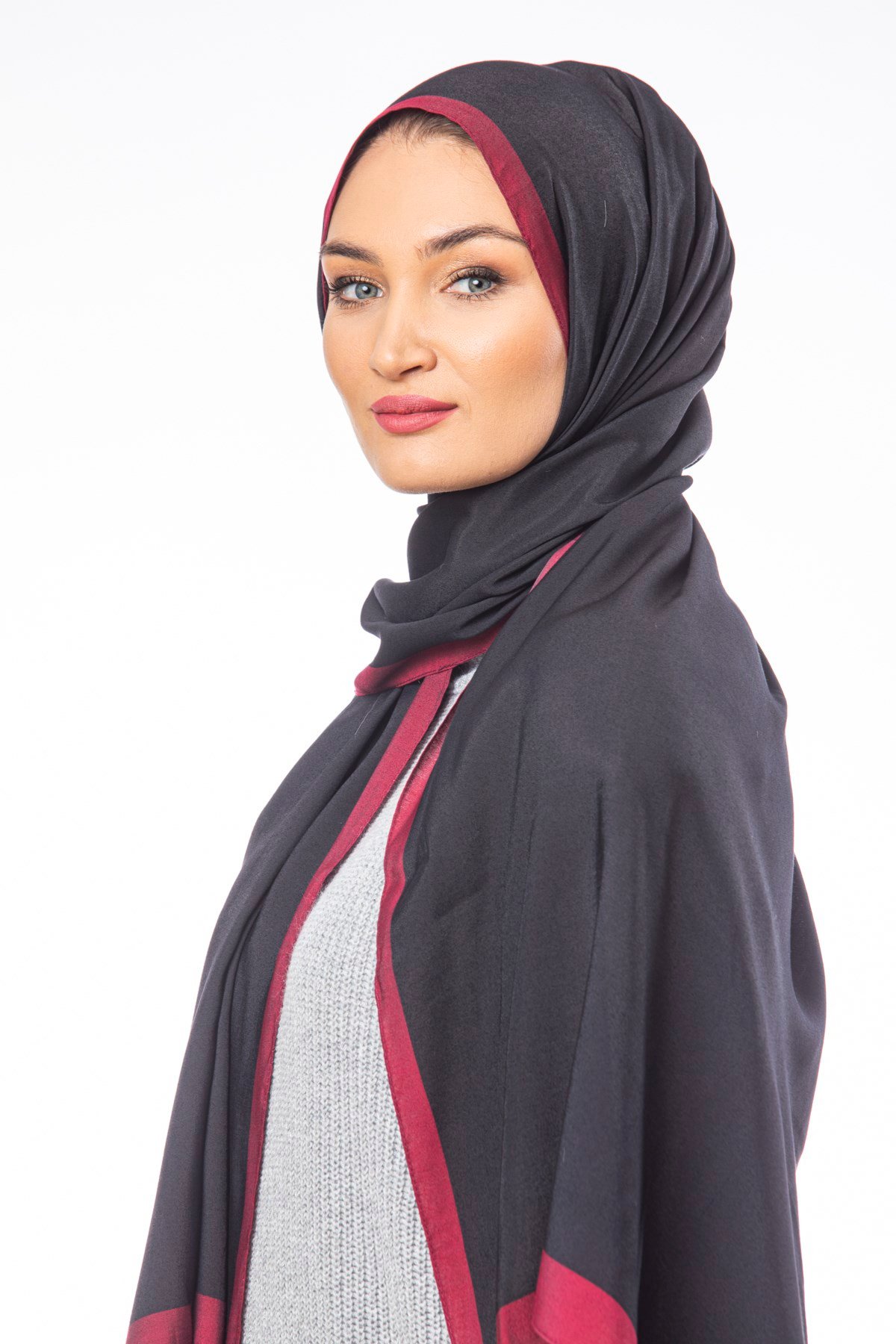 JAKARLI MODAL ŞALDüz Desen Modal Seri Şal Askısı ile Birlikte 75x200 cm
