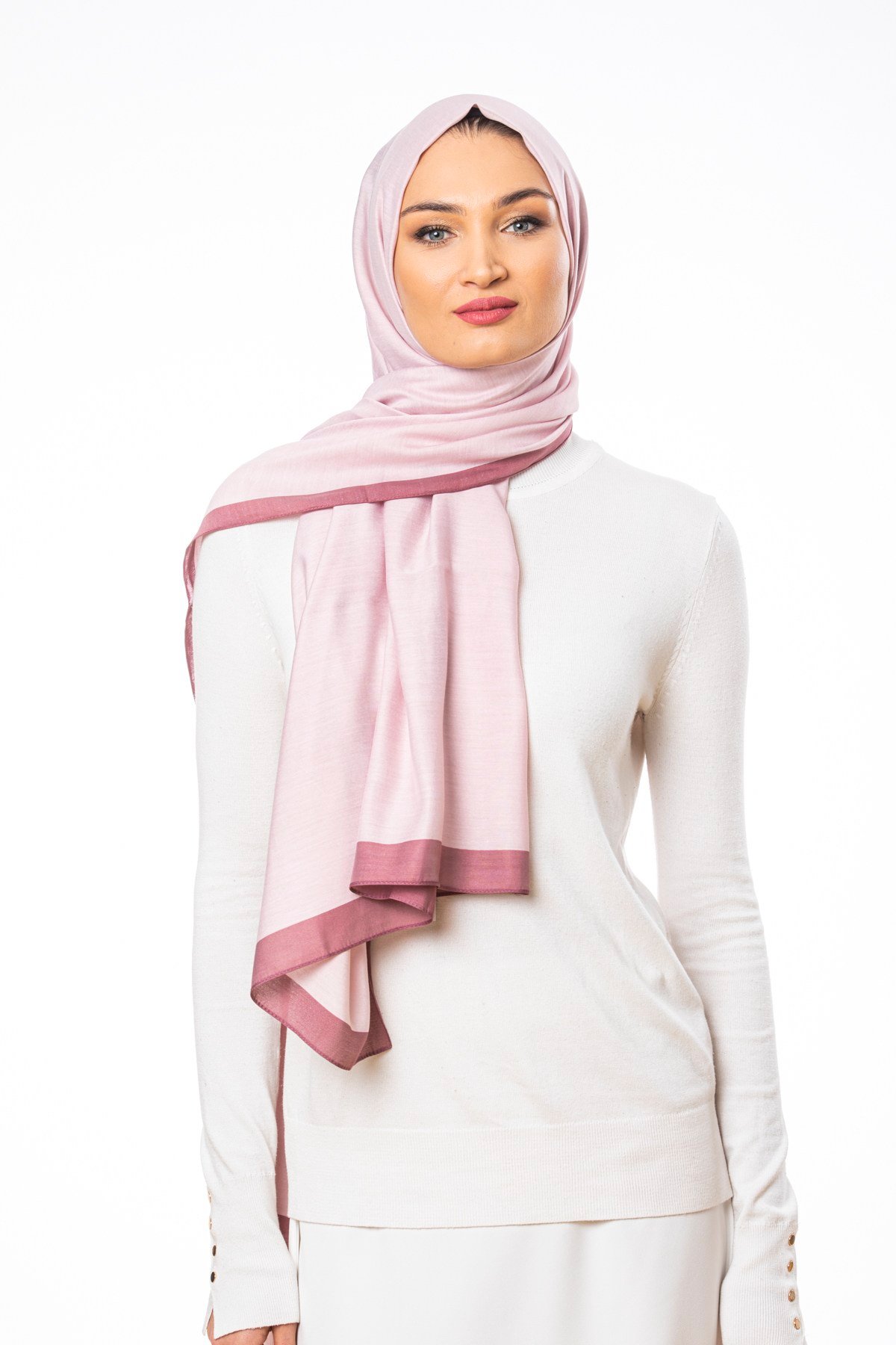 JAKARLI MODAL ŞALDüz Desen Modal Seri Şal Askısı ile Birlikte 75x200 cm