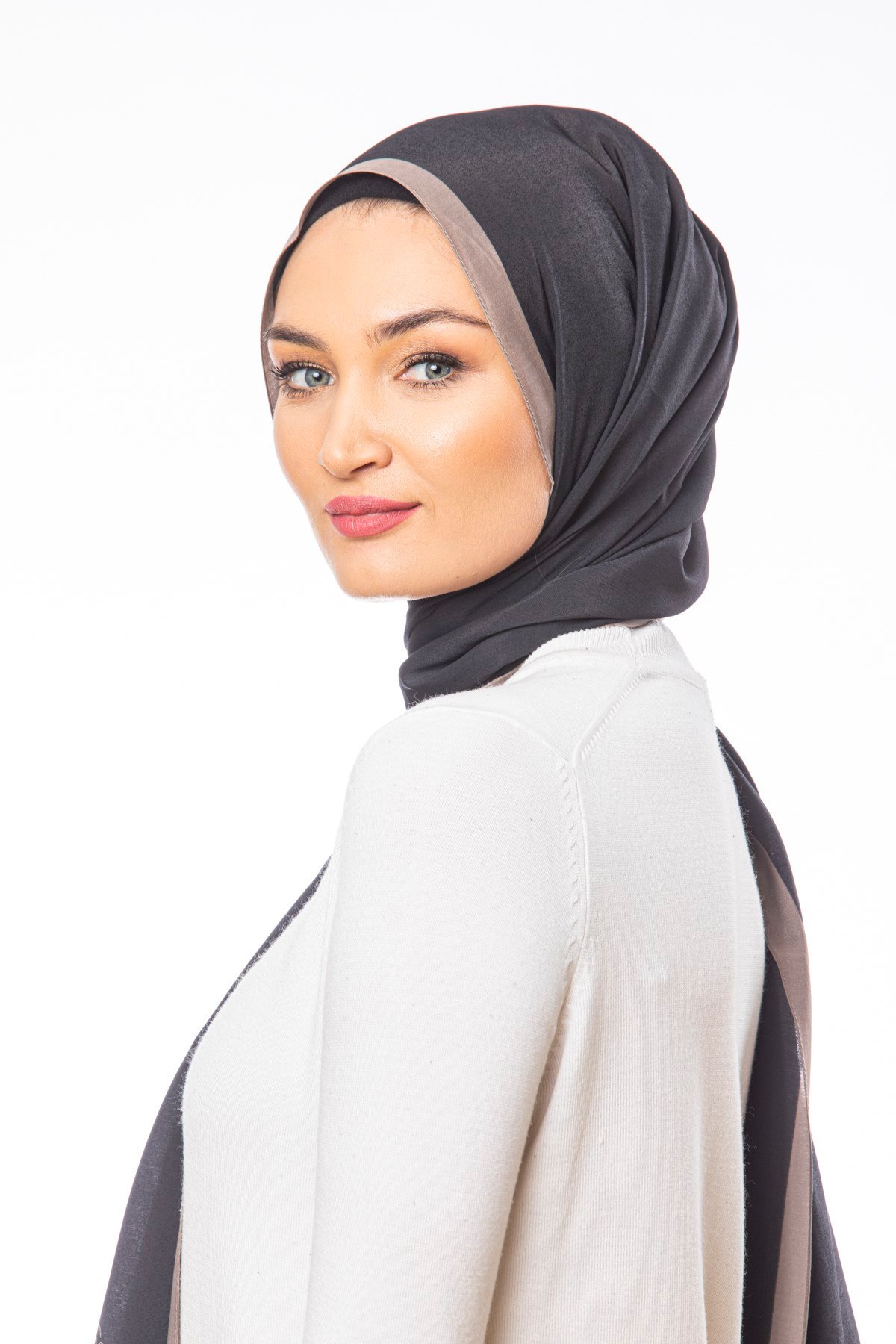 JAKARLI MODAL ŞALDüz Desen Modal Seri Şal Askısı ile Birlikte 75x200 cm