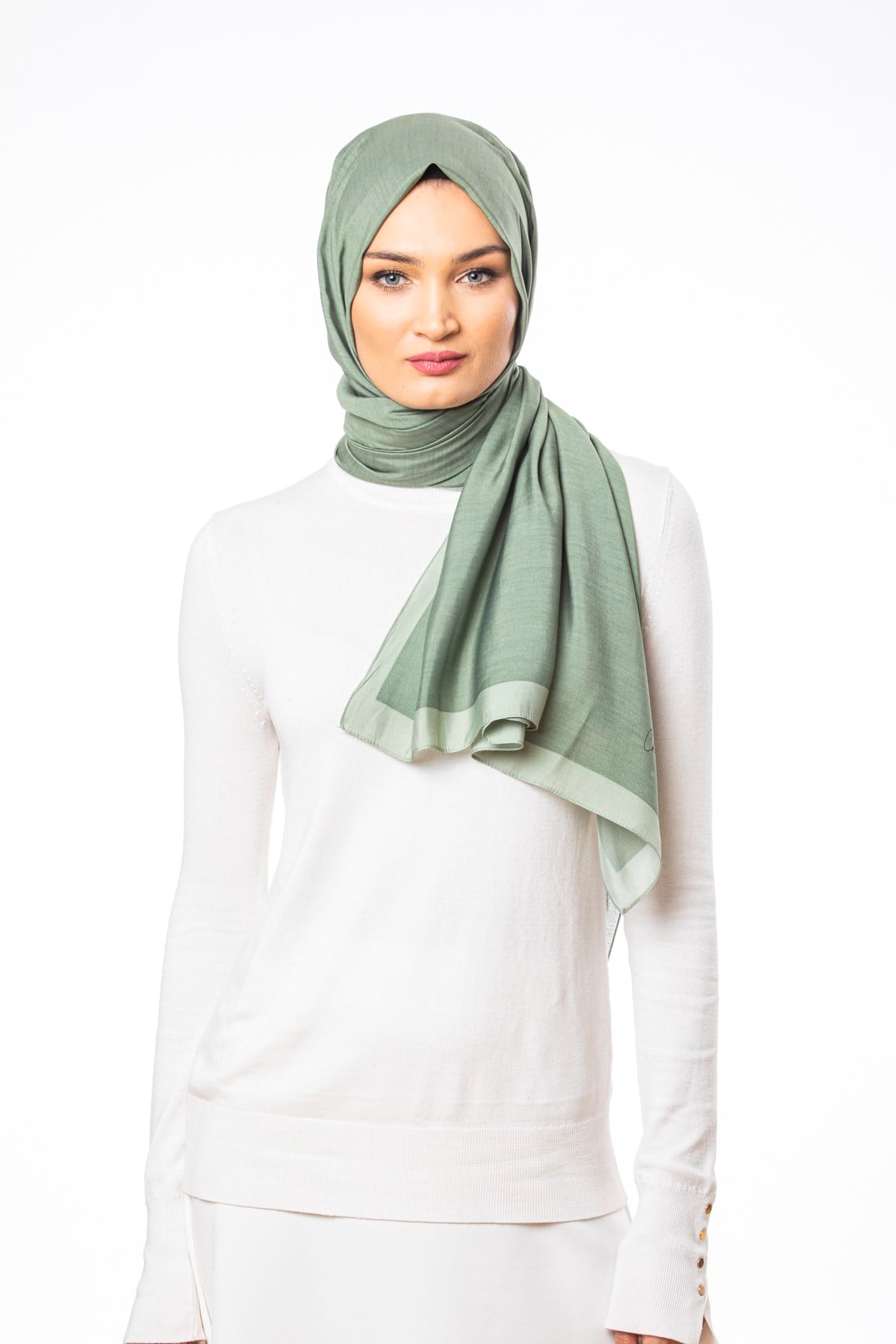 JAKARLI MODAL ŞALDüz Desen Modal Seri Şal Askısı ile Birlikte 75x200 cm