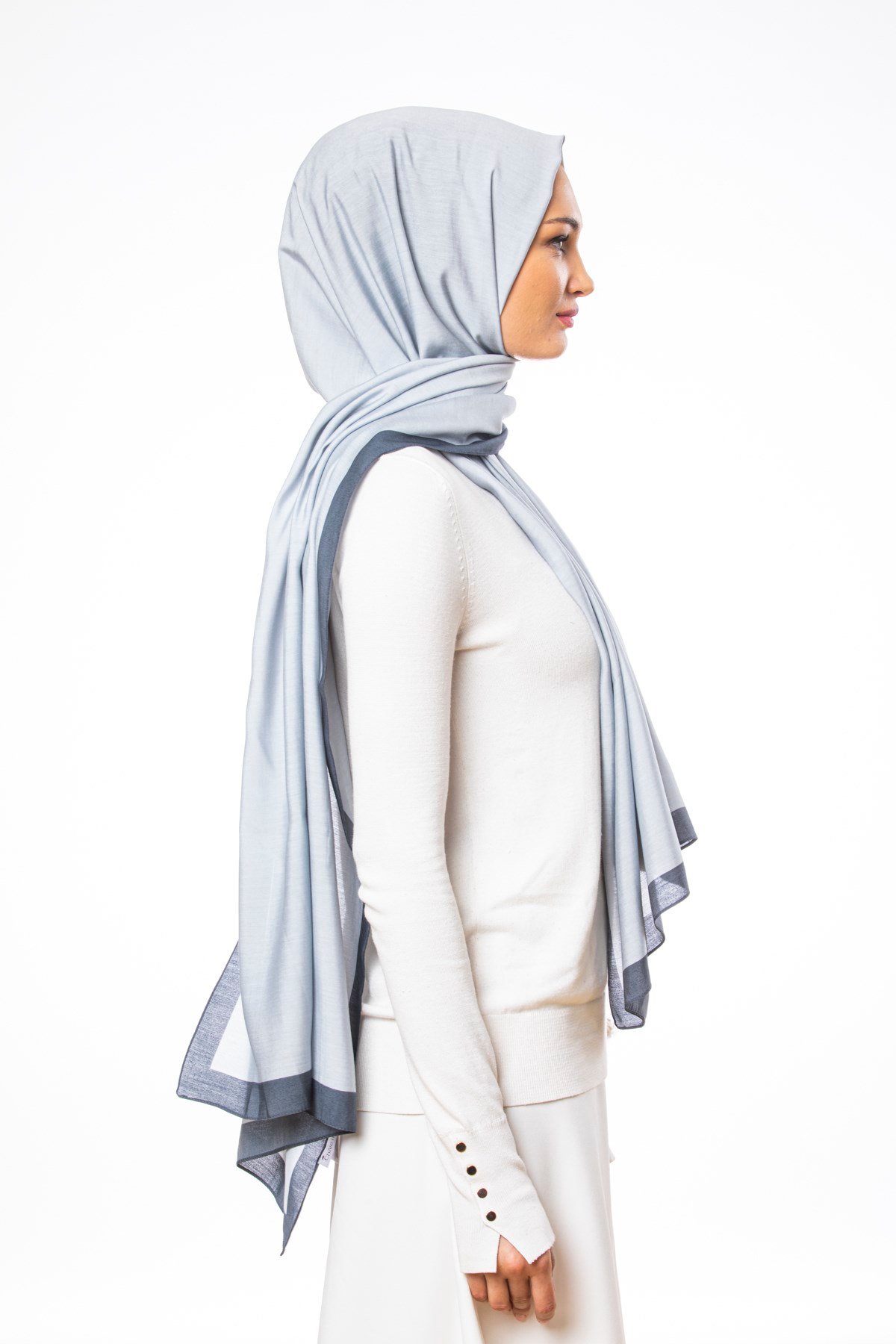 JAKARLI MODAL ŞALDüz Desen Modal Seri Şal Askısı ile Birlikte 75x200 cm