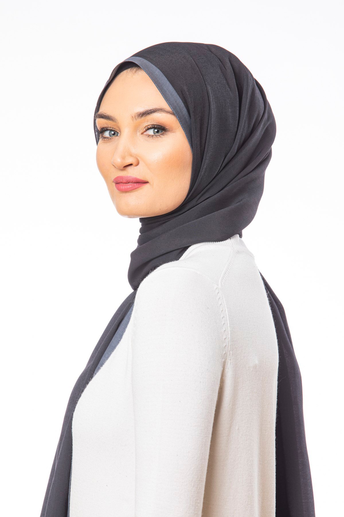 JAKARLI MODAL ŞALDüz Desen Modal Seri Şal Askısı ile Birlikte 75x200 cm