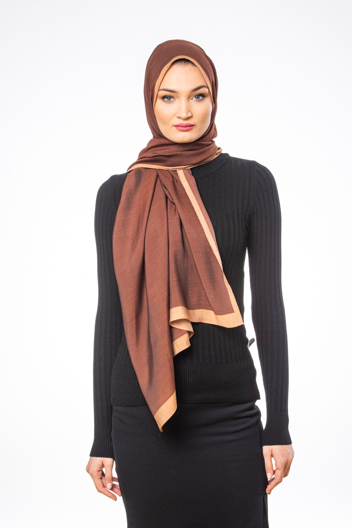JAKARLI MODAL ŞALDüz Desen Modal Seri Şal Askısı ile Birlikte 75x200 cm