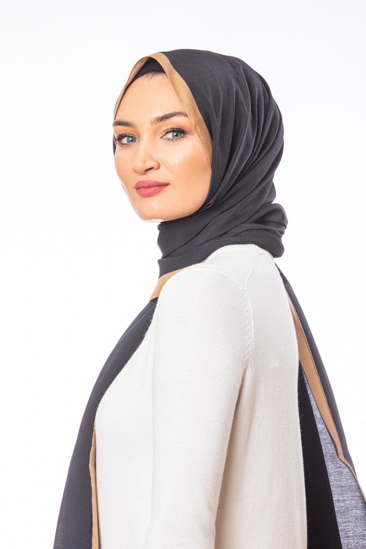 JAKARLI MODAL ŞALDüz Desen Modal Seri Şal Askısı ile Birlikte 75x200 cm