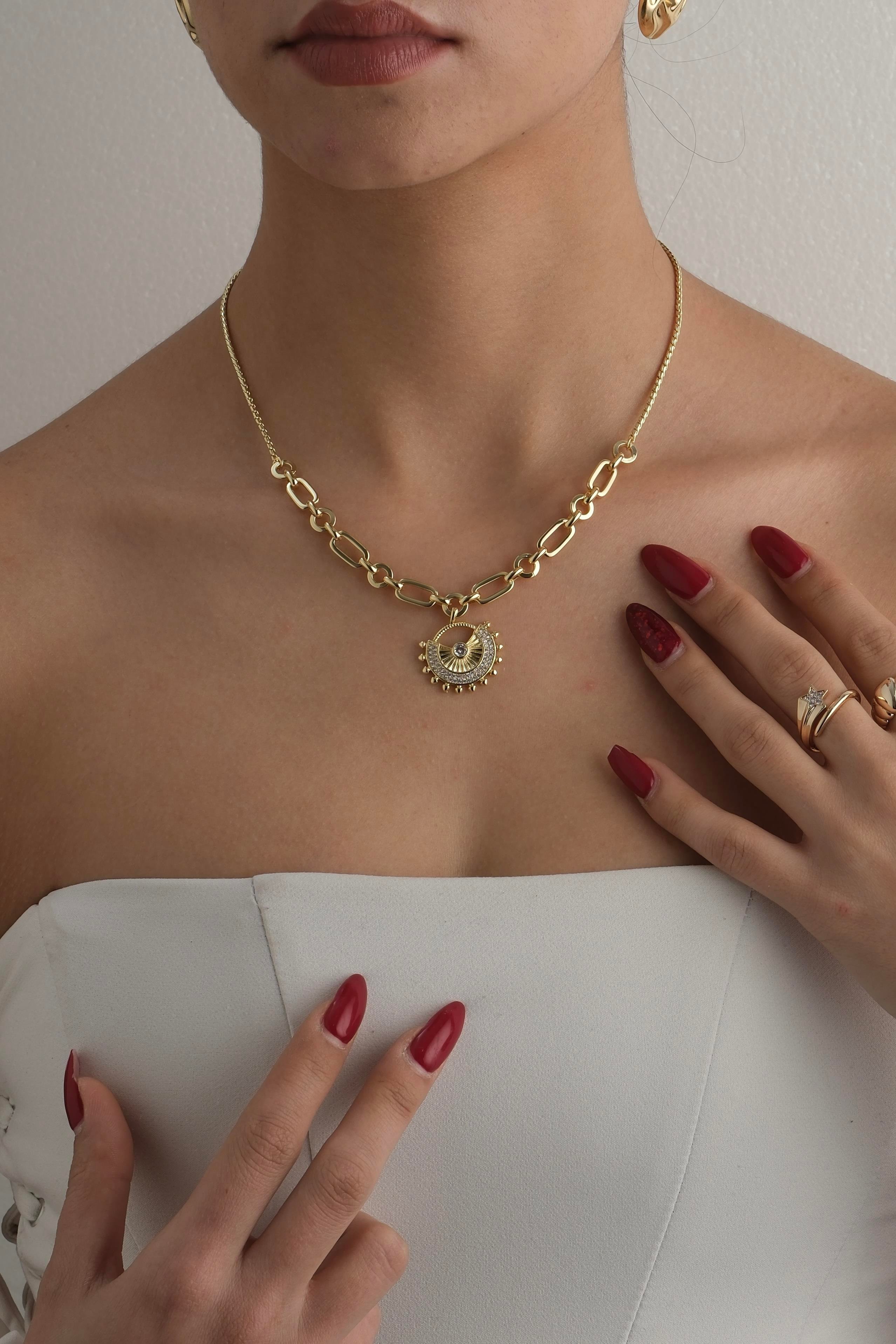 Gold Madalyon Zincir Kolye