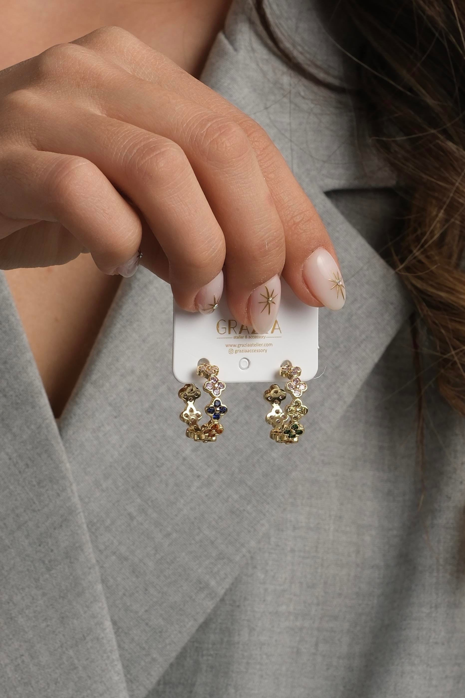 Renkli Marka Yonca Küpe