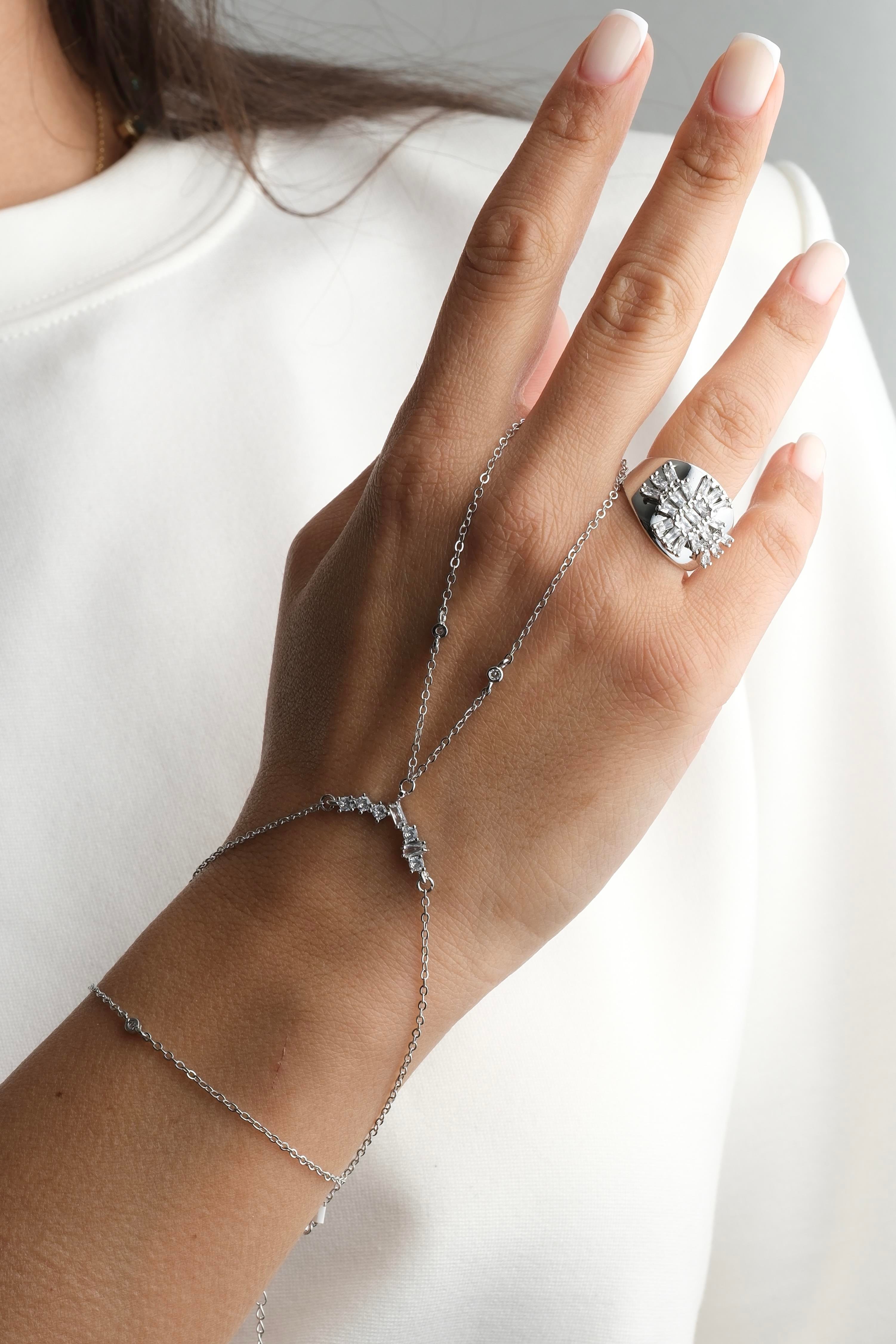 Silver Bilekte Taşlı Şahmeran