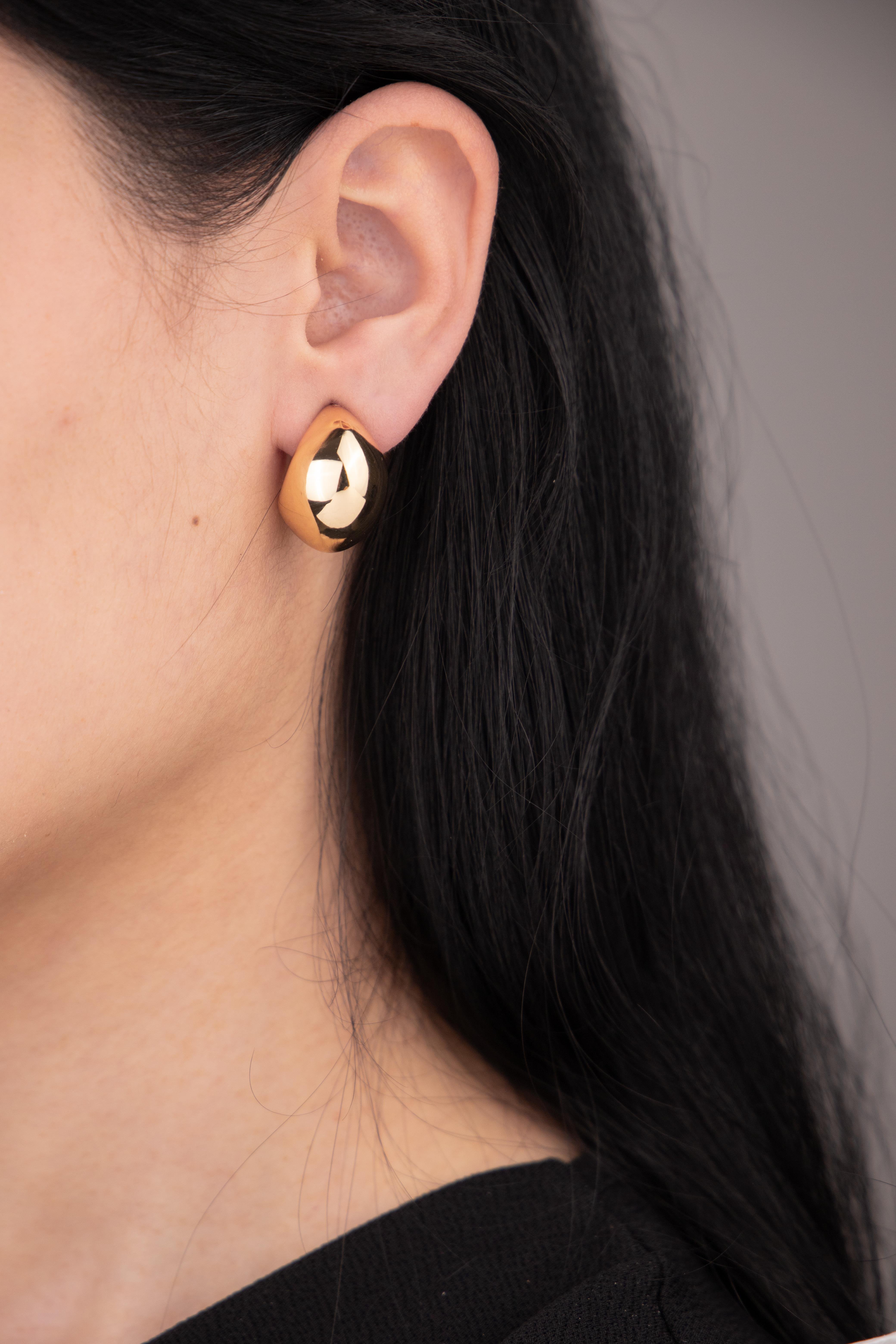 Bombeli Gold Yarım Halka Küpe