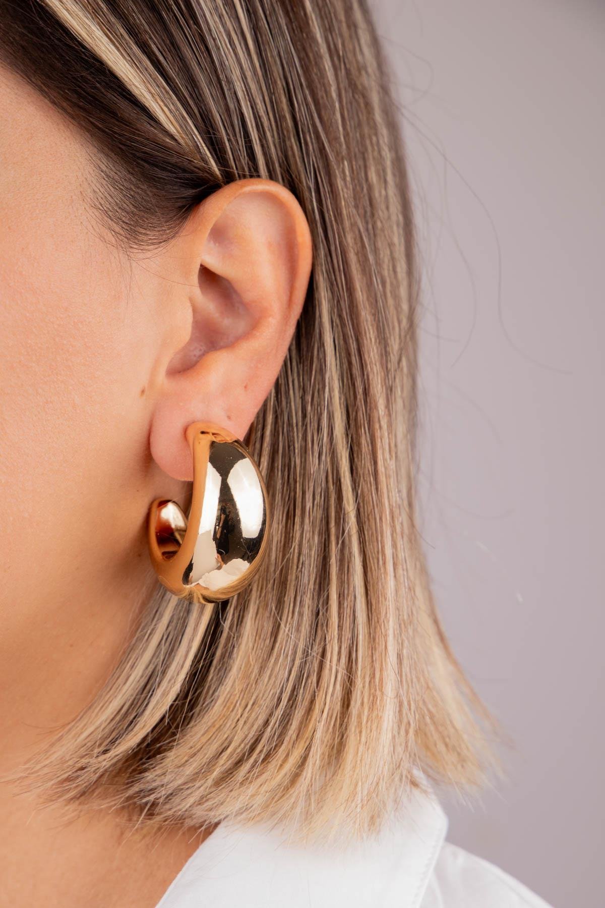 Bombeli Gold Yarım Halka Küpe