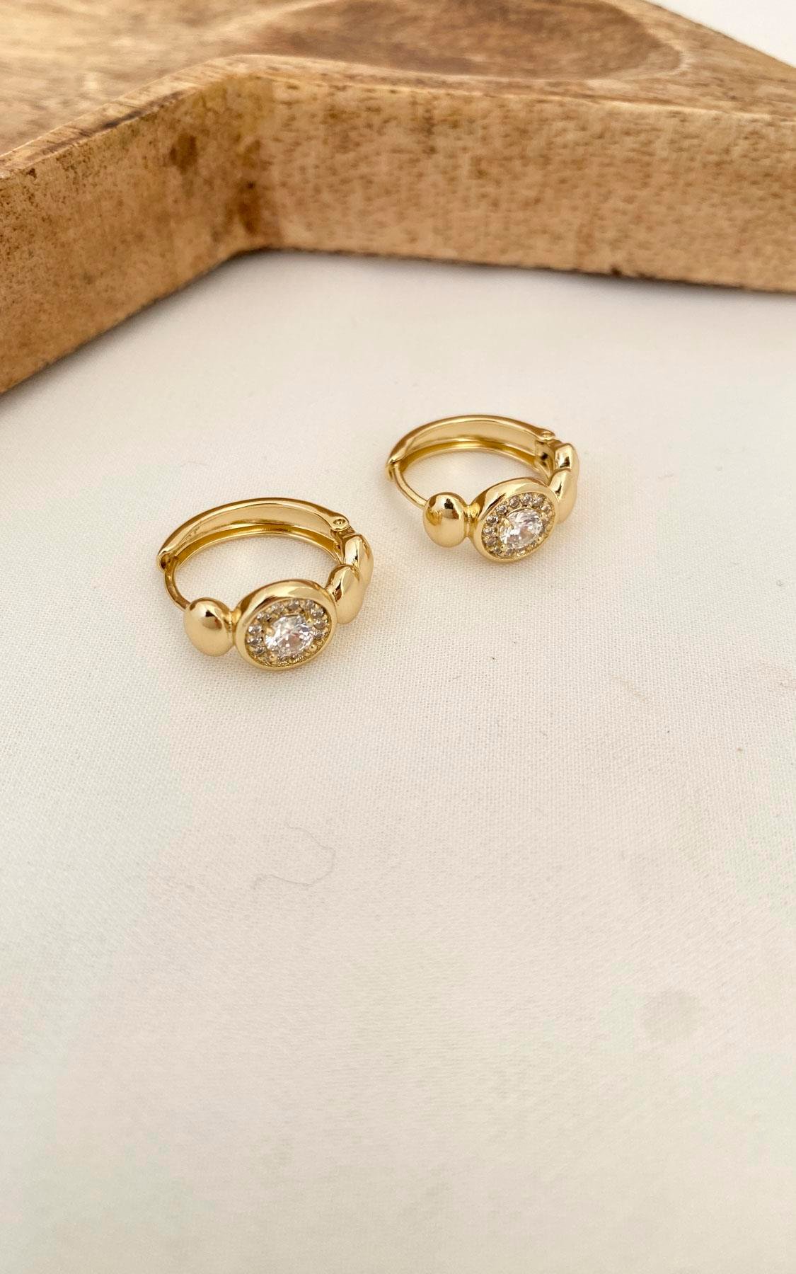 Daire Detaylı Taşlı Gold Halka Küpe