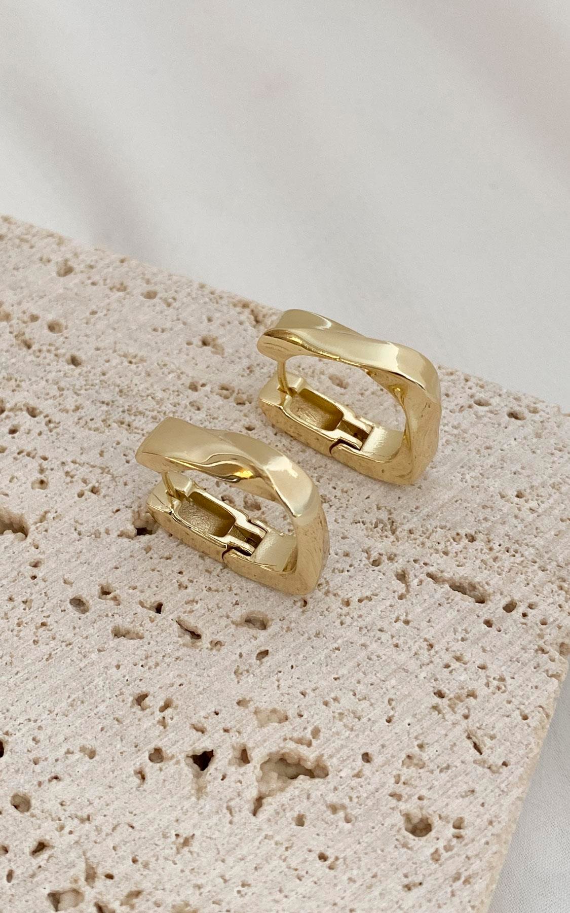 Dalga Formlu Gold Halka Küpe