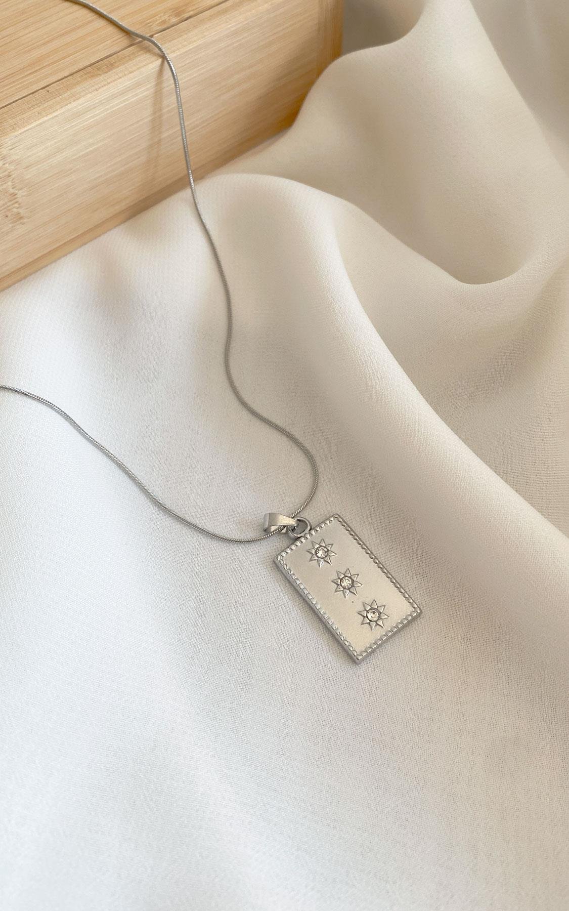 Dikdörtgen Plaka Yıldız Desenli Gümüş Çelik Kolye