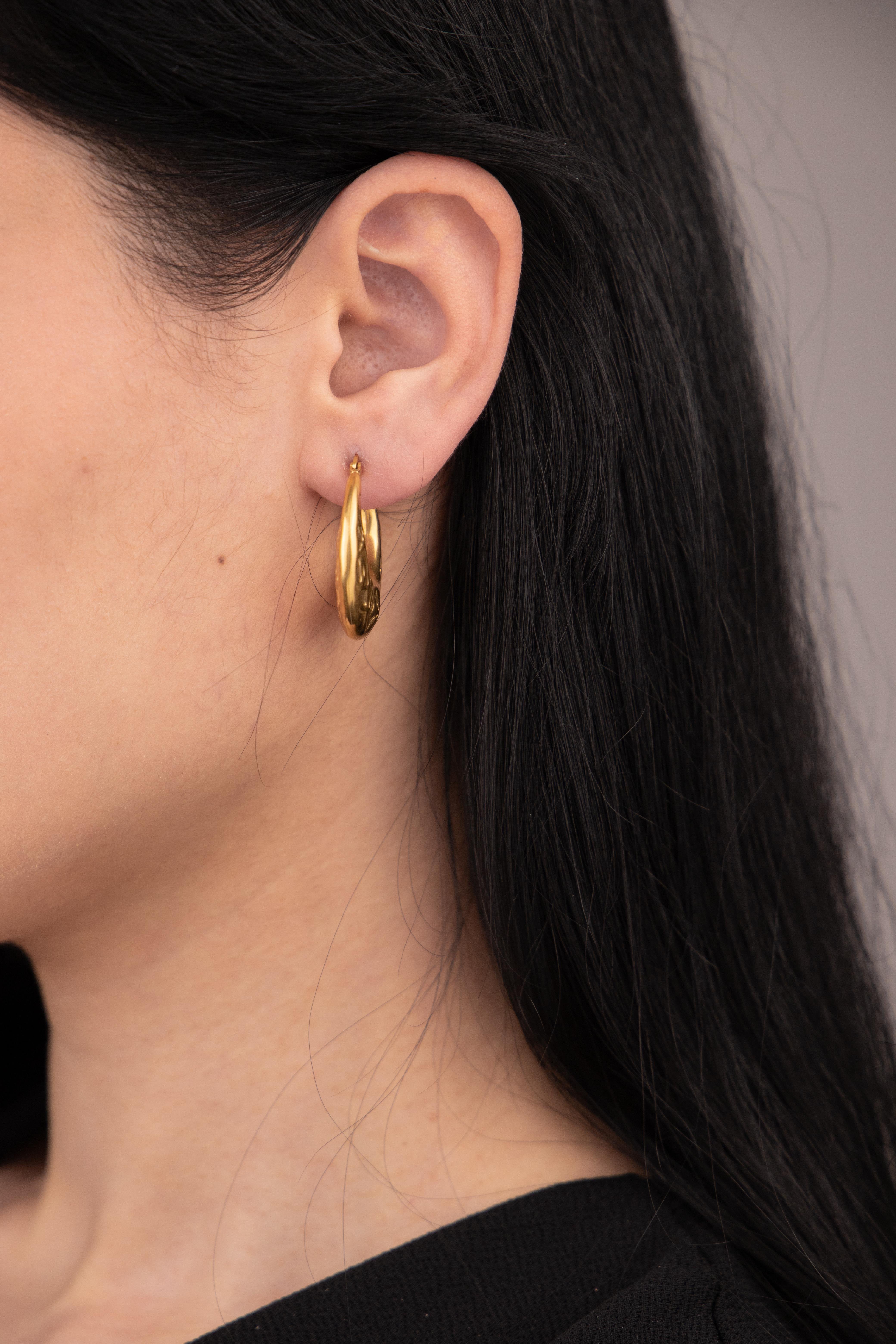 Dokulu Gold Çelik Halka Küpe