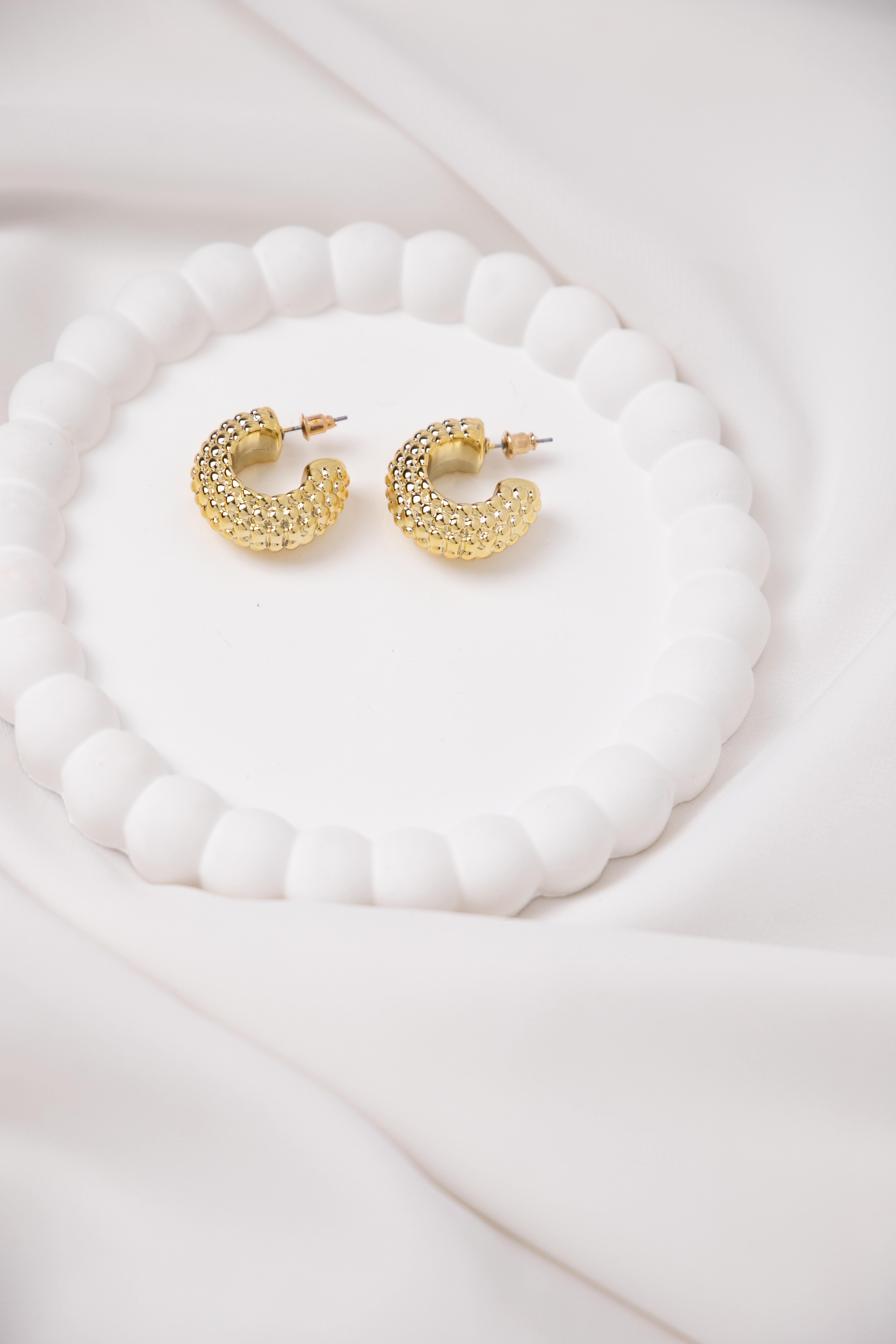 Dokulu Gold Yarım Halka Küpe