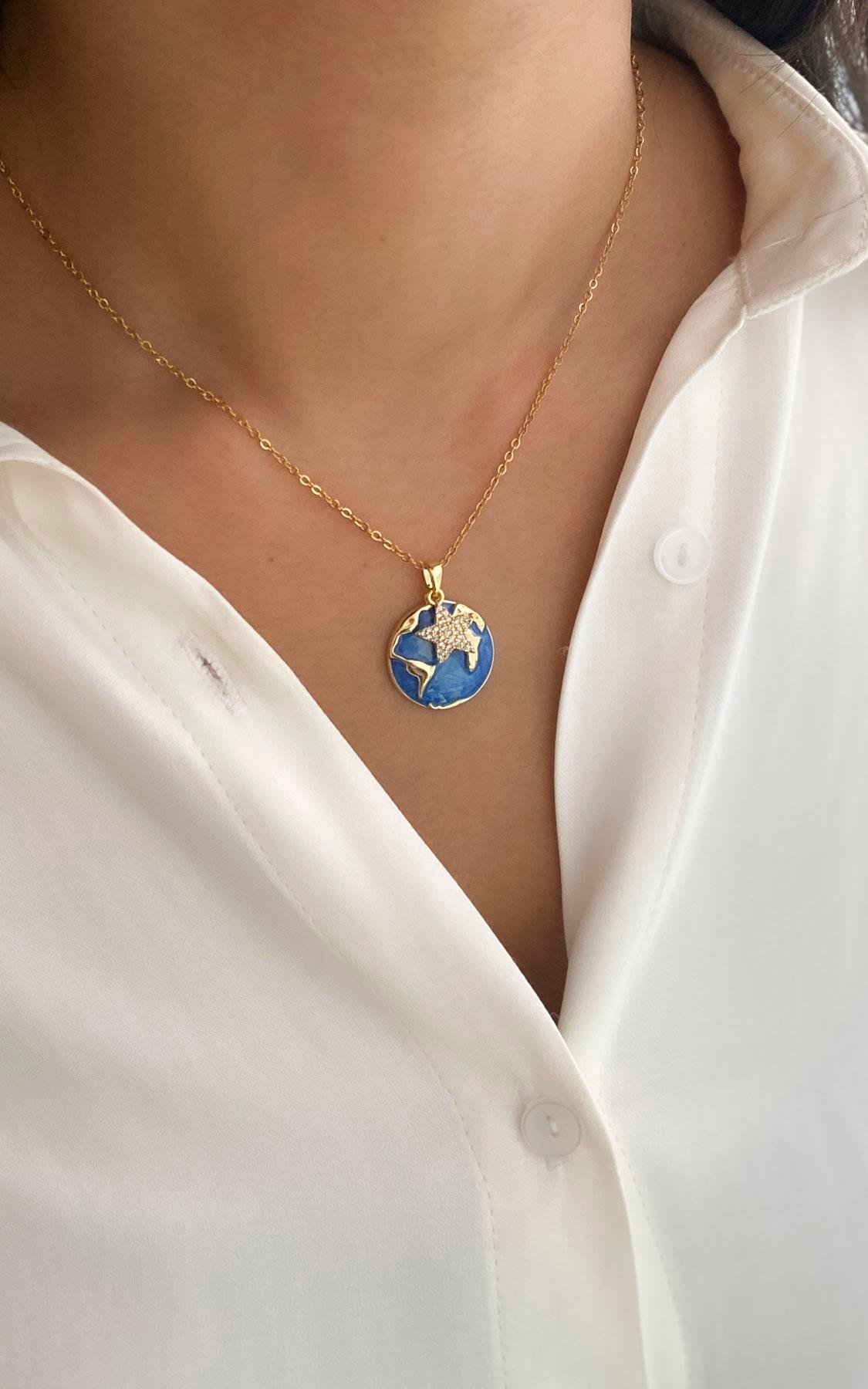 Dünya ve Yıldız Figürlü Gold Çelik Kolye