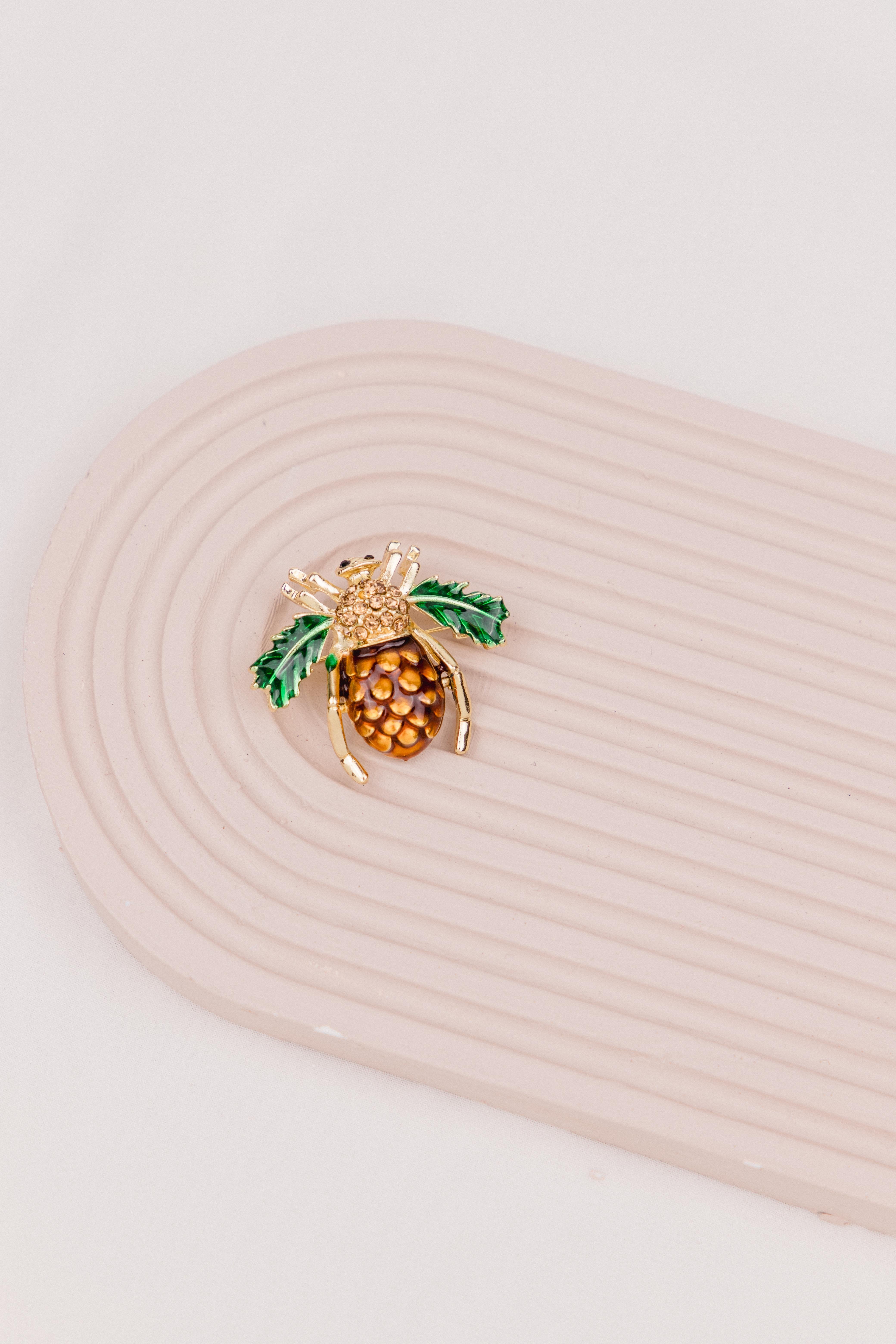 Figürlü Gold Broş